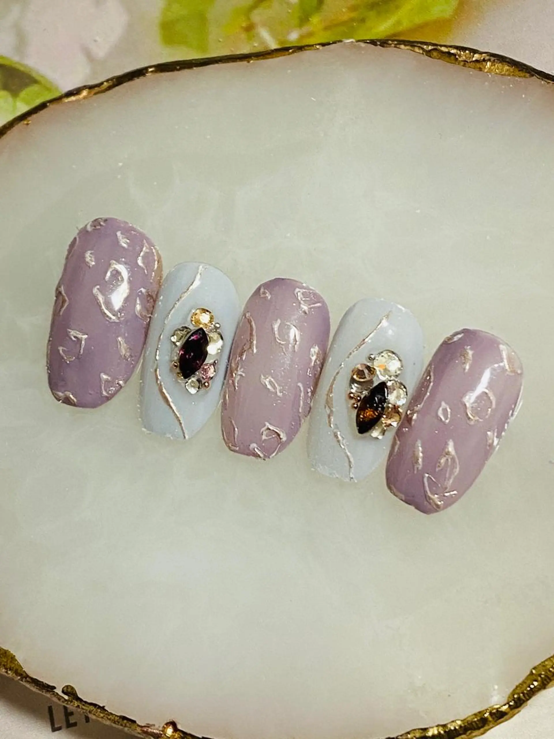 ネイル ミラーネイル 自宅ネイルサロン ♦️nuance♦️のネイルデザイン