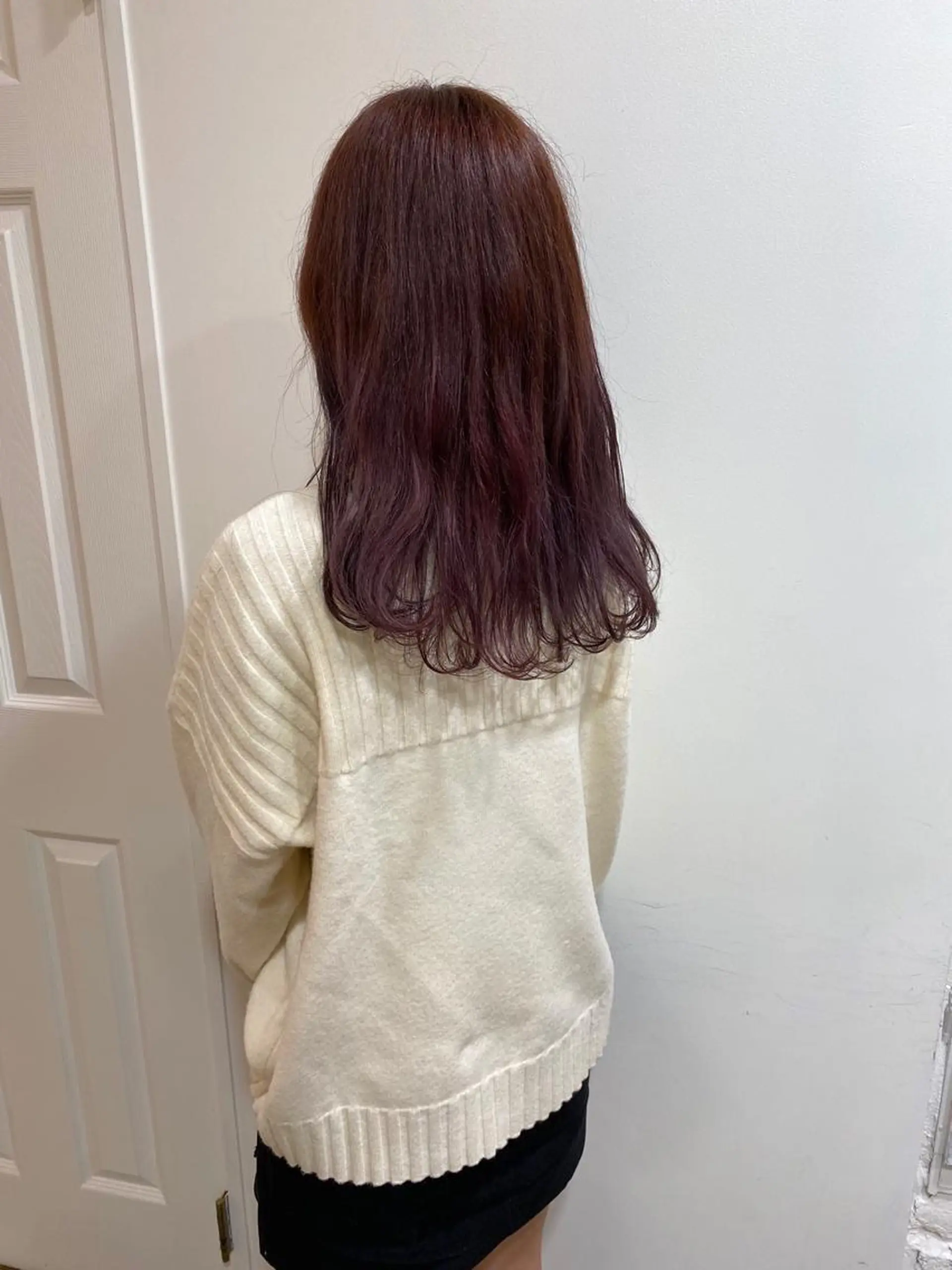 セミロング カラー MIOベージュカラー 柔らかいカラーのヘアスタイル