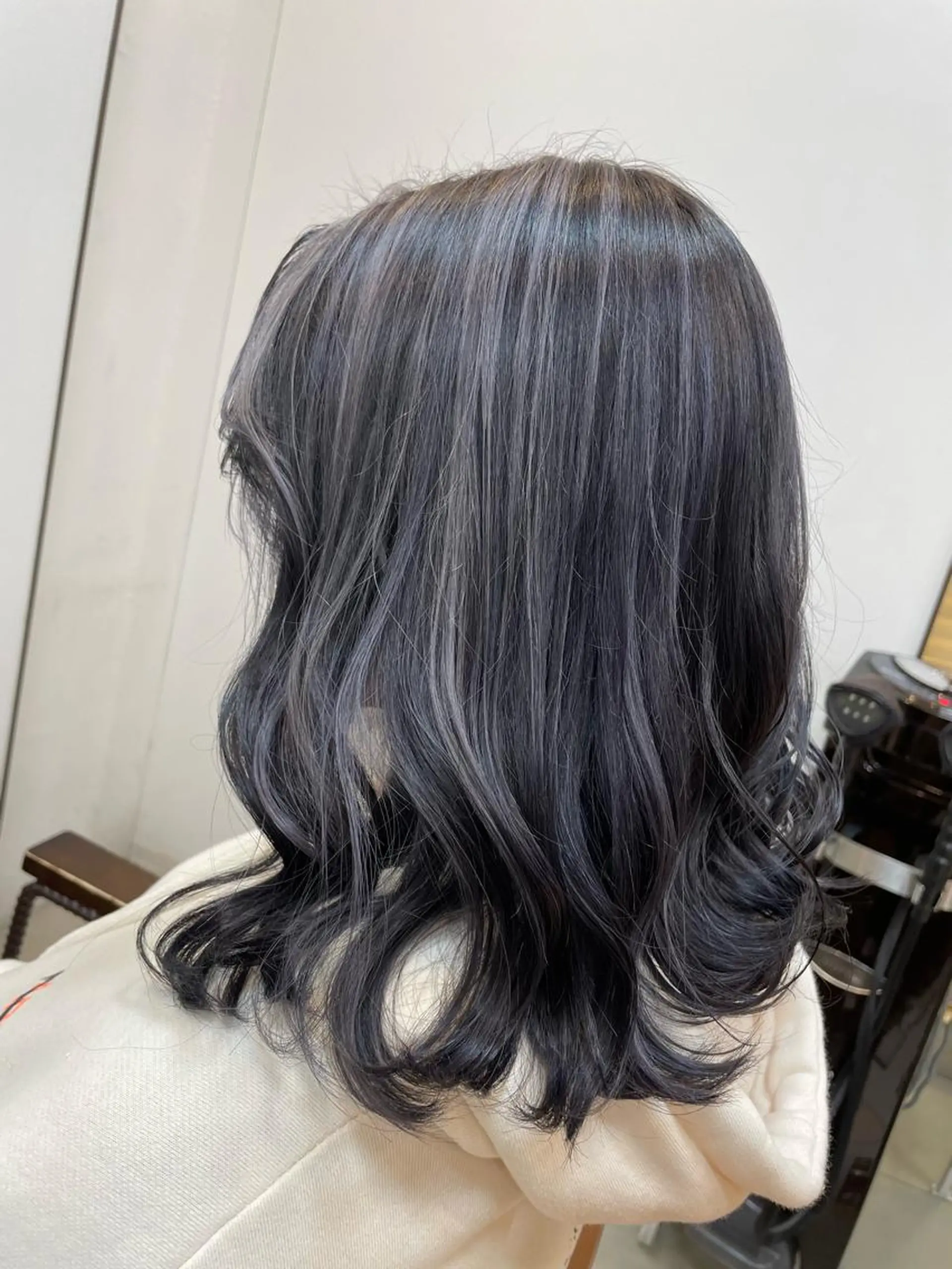 セミロング カラー ハイライトカラー ハイライト SOYON なんば店所属・水島 真彩のヘアスタイル