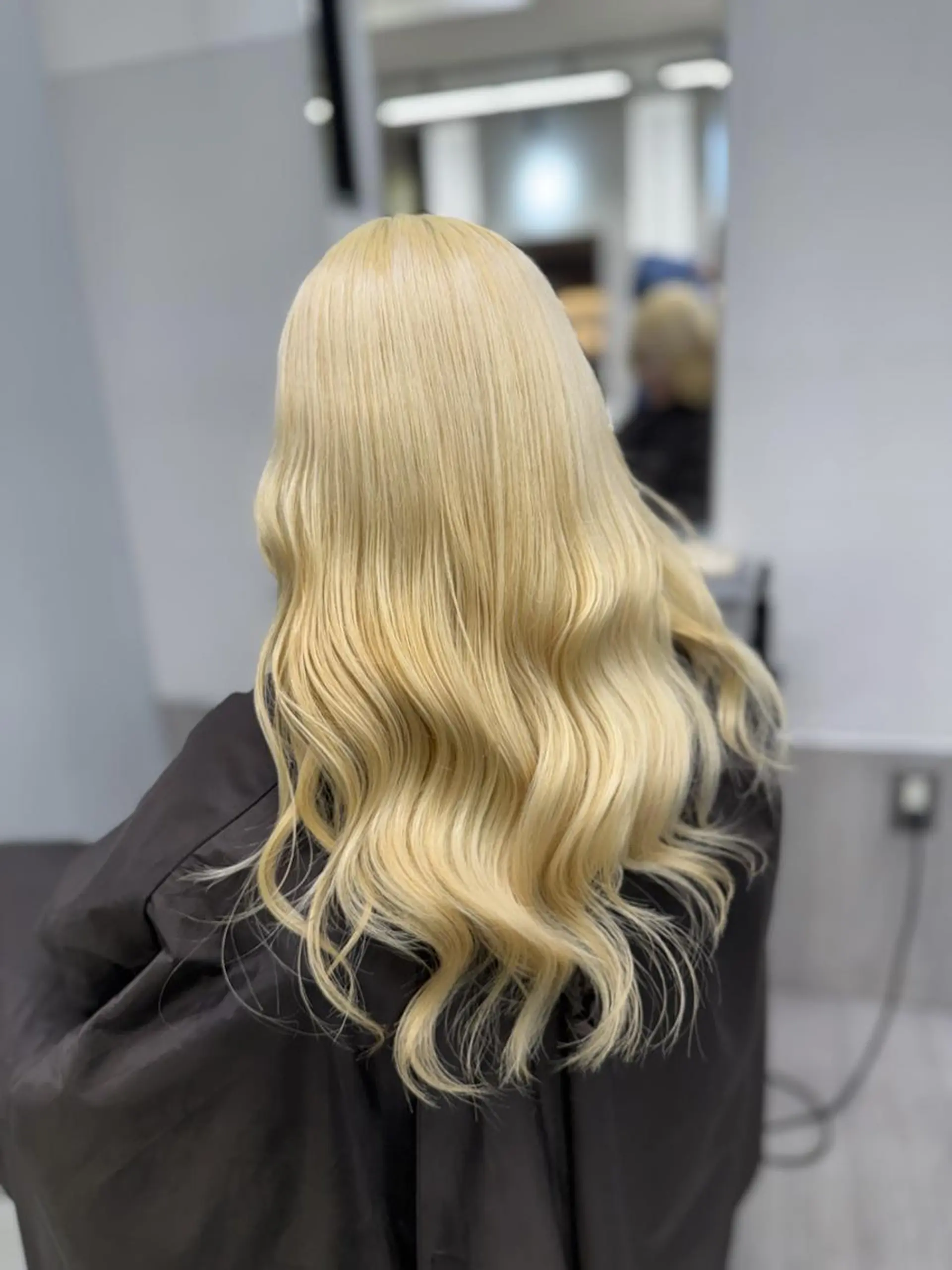 セミロング カラー カット ヘアカラー トリートメント 天神大名/淡色カラー かずゆき/ハイトーンのヘアスタイル