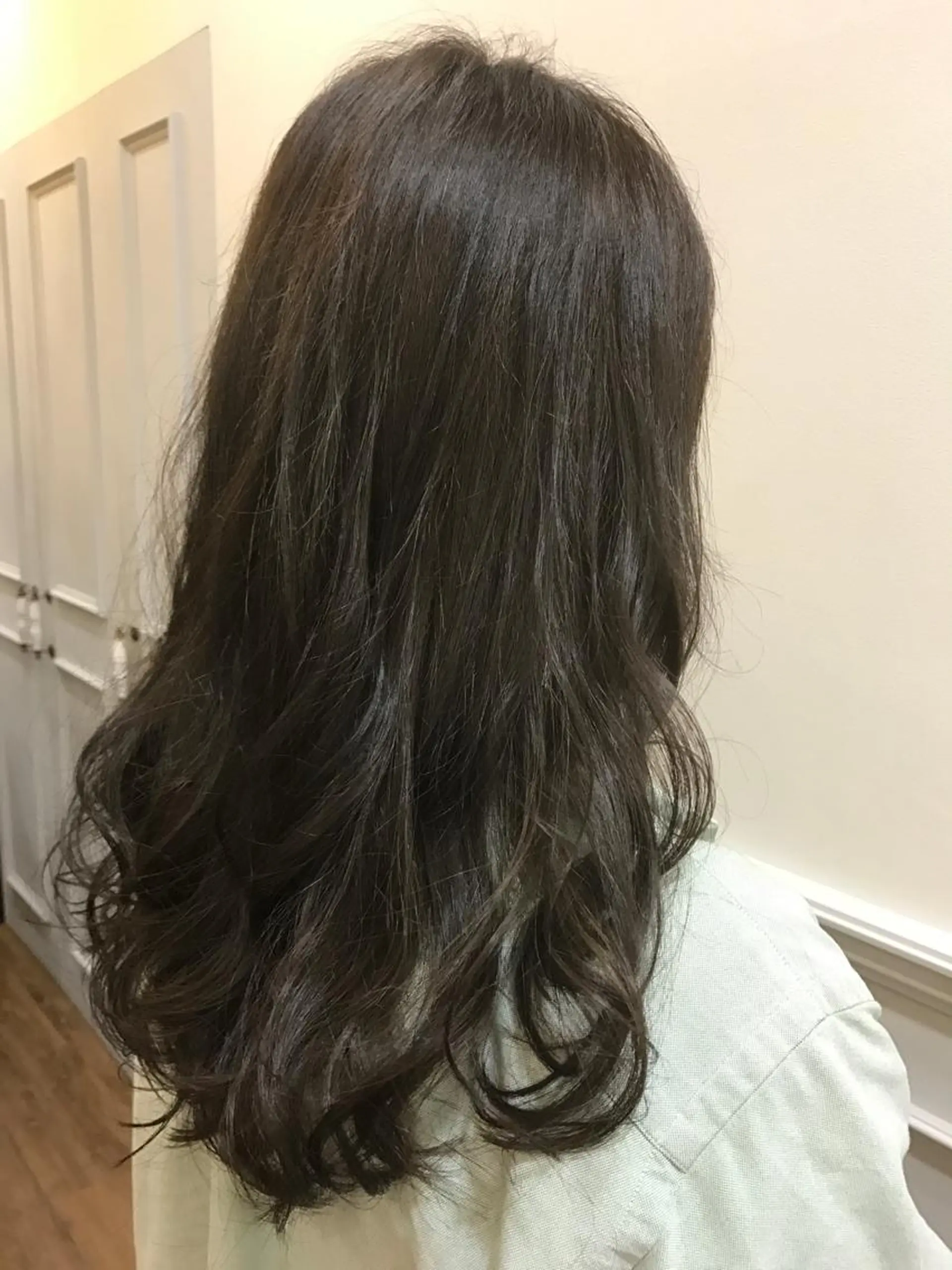 セミロング カラー ベージュカラー ひろせ かなのヘアスタイル