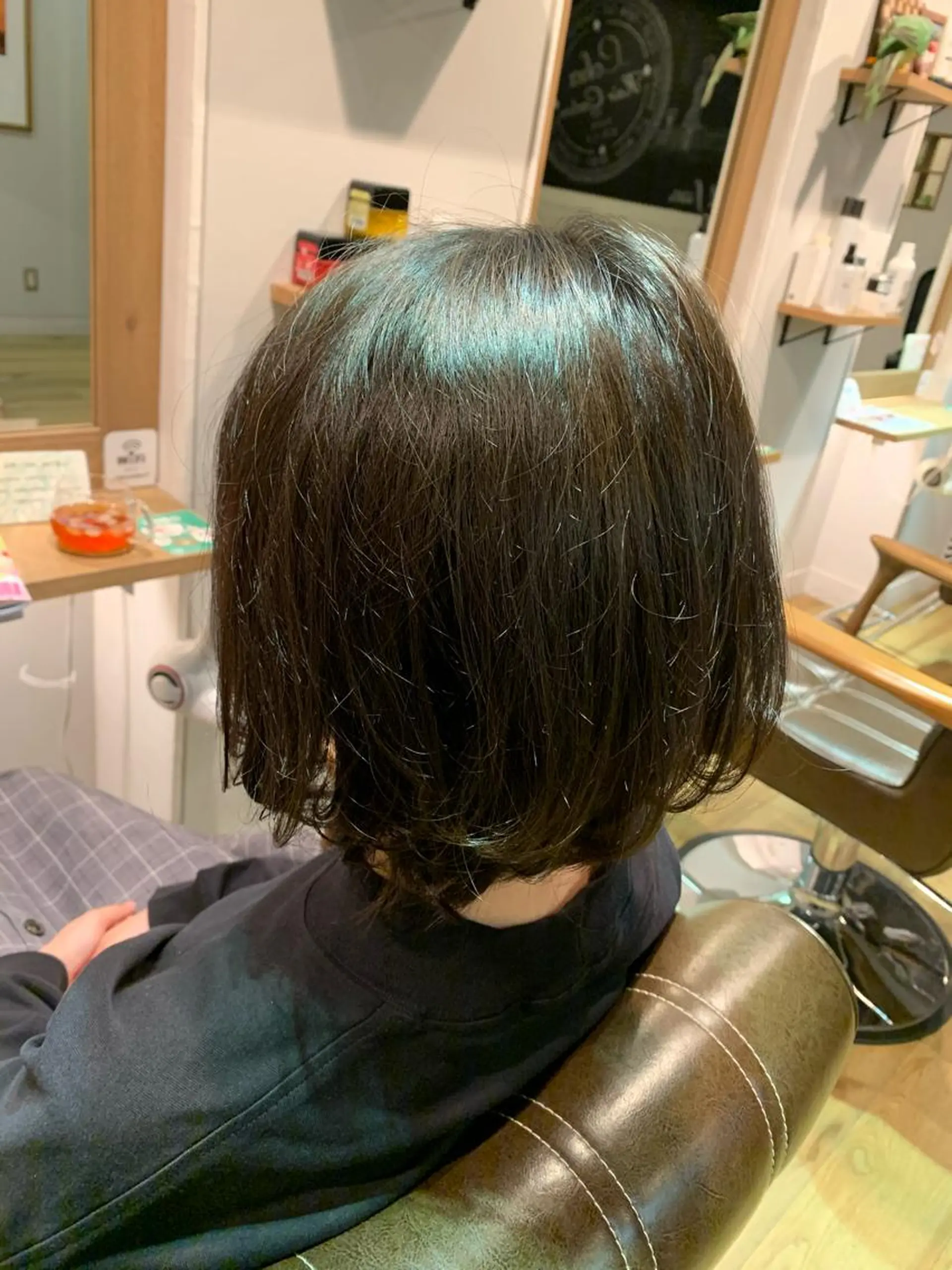 ショート カラー ツキダテ ユイのヘアスタイル