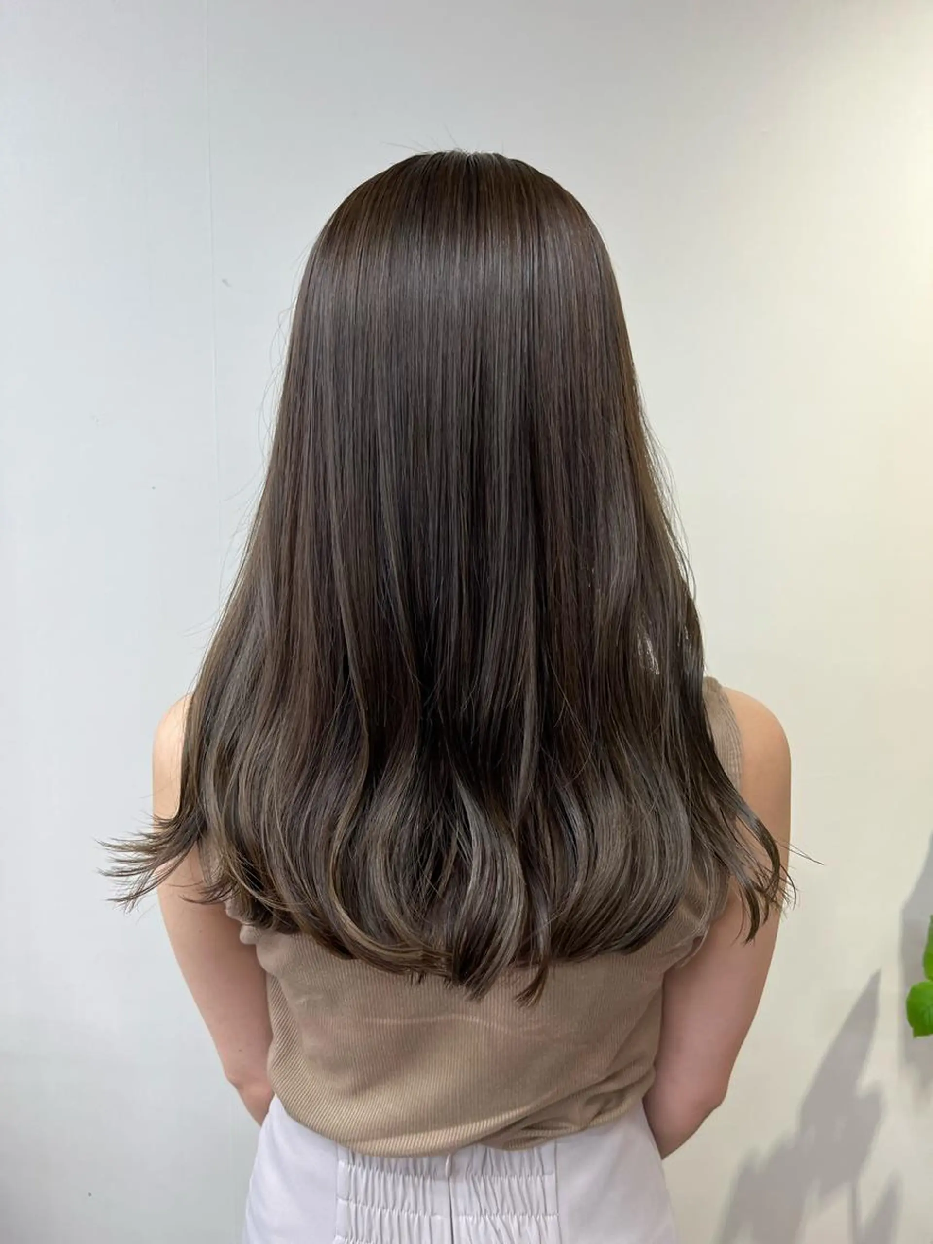 ロング カラー ベージュカラー 縮毛矯正 カット ヘアカラー 縮毛矯正 トリートメント タケデ スズカのヘアスタイル