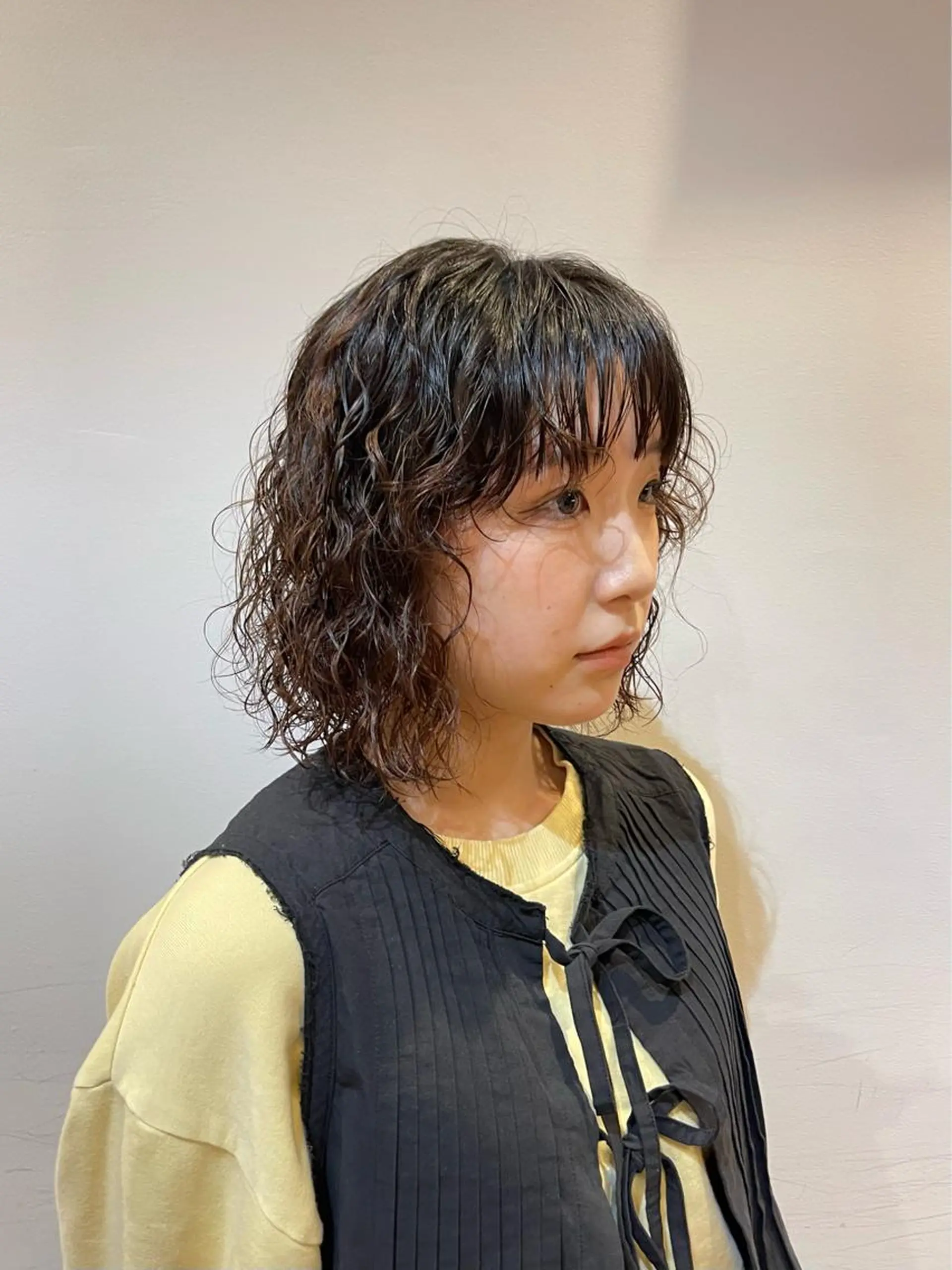 ショート パーマ 🫧うる艶レイヤー /グレージュ🪐リサのヘアスタイル