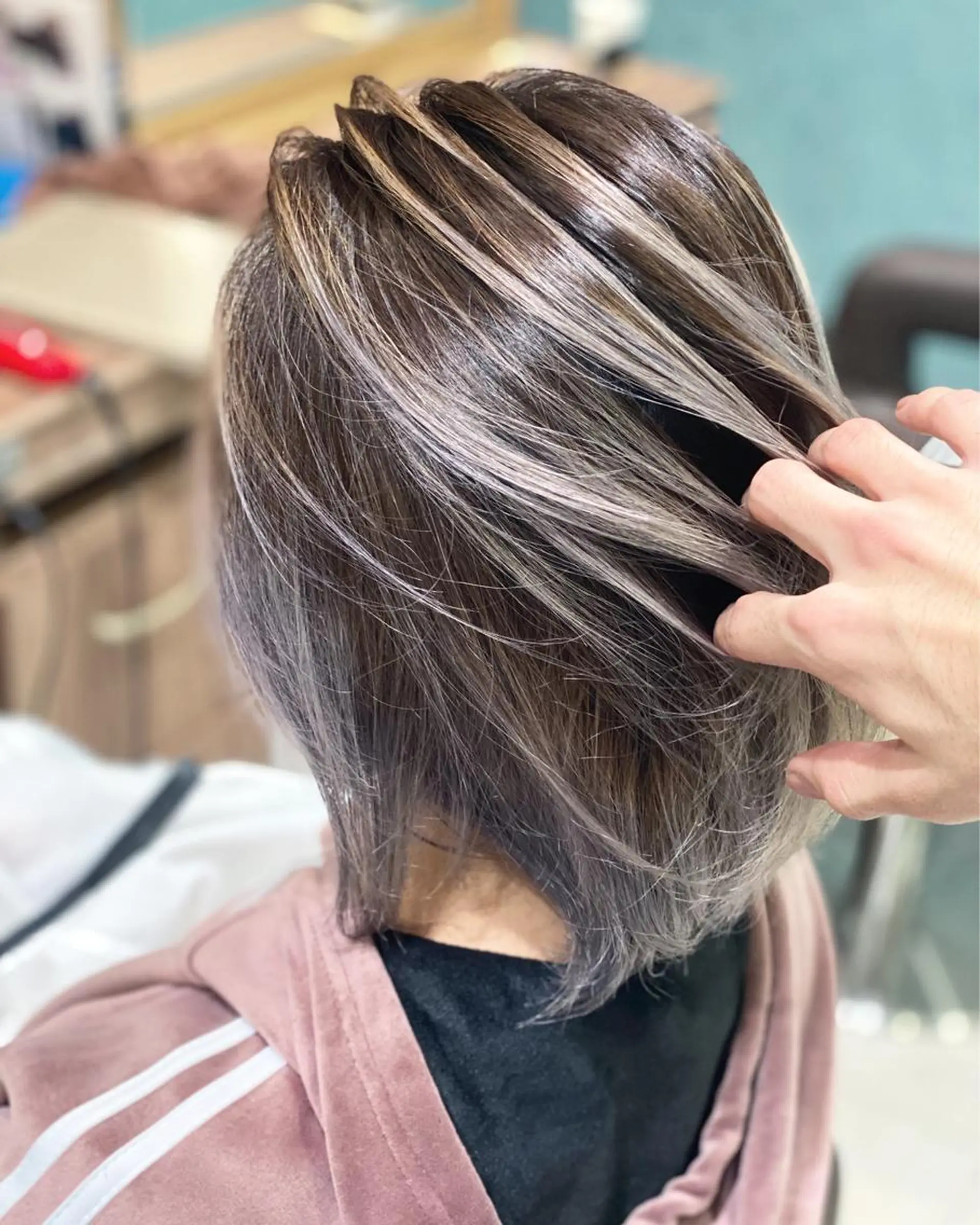 ミディアム カラー バレイヤージュ レイヤーカット 💎大人ハイライト 💎上杉一也💎のヘアスタイル