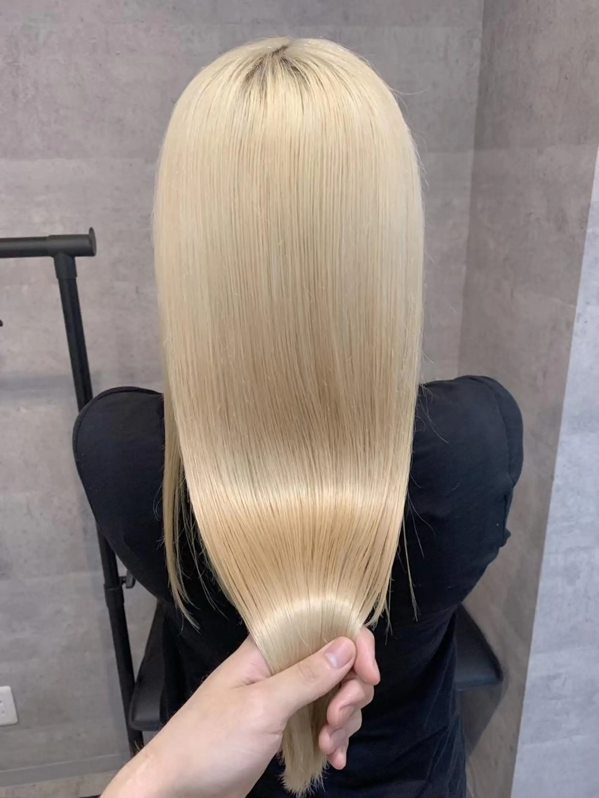 カラー アディクシーカラー バレイヤージュ 黒髪 ブリーチ ダブルカラー カット ヘアカラー トリートメント ＿WHITE鳳店 アンダーバーホワイトのヘアスタイル