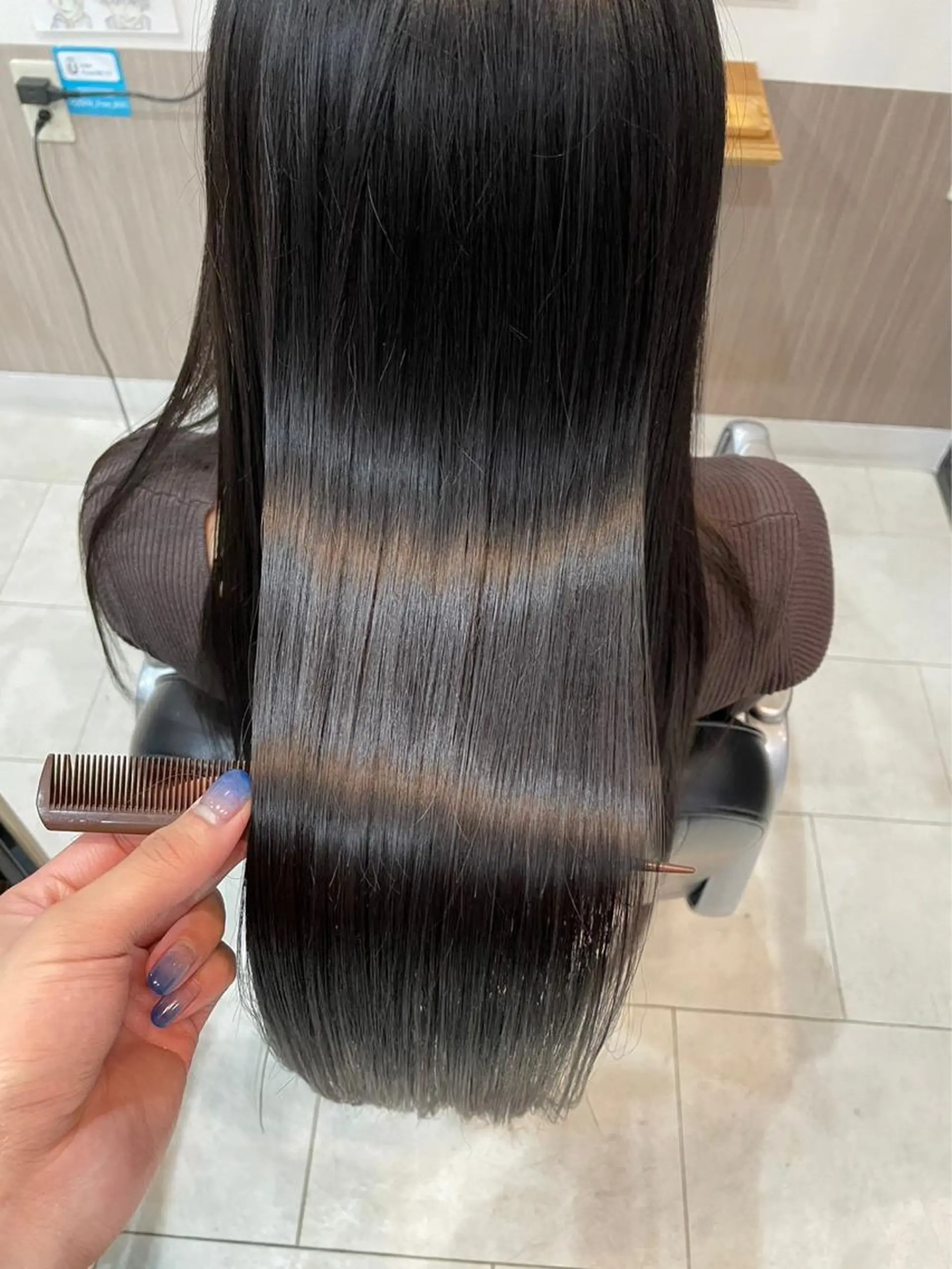 カラー KOKORO 中村 朱里のヘアスタイル