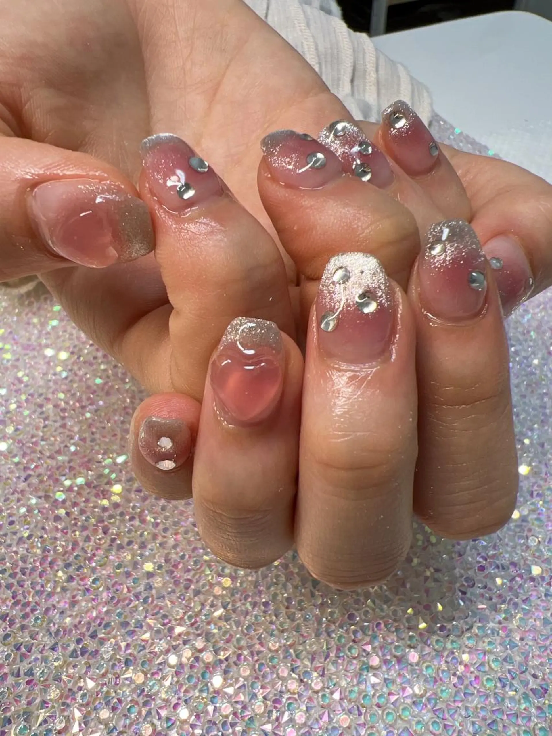ネイル チークネイル グラデーション ハート coco nailのネイルデザイン