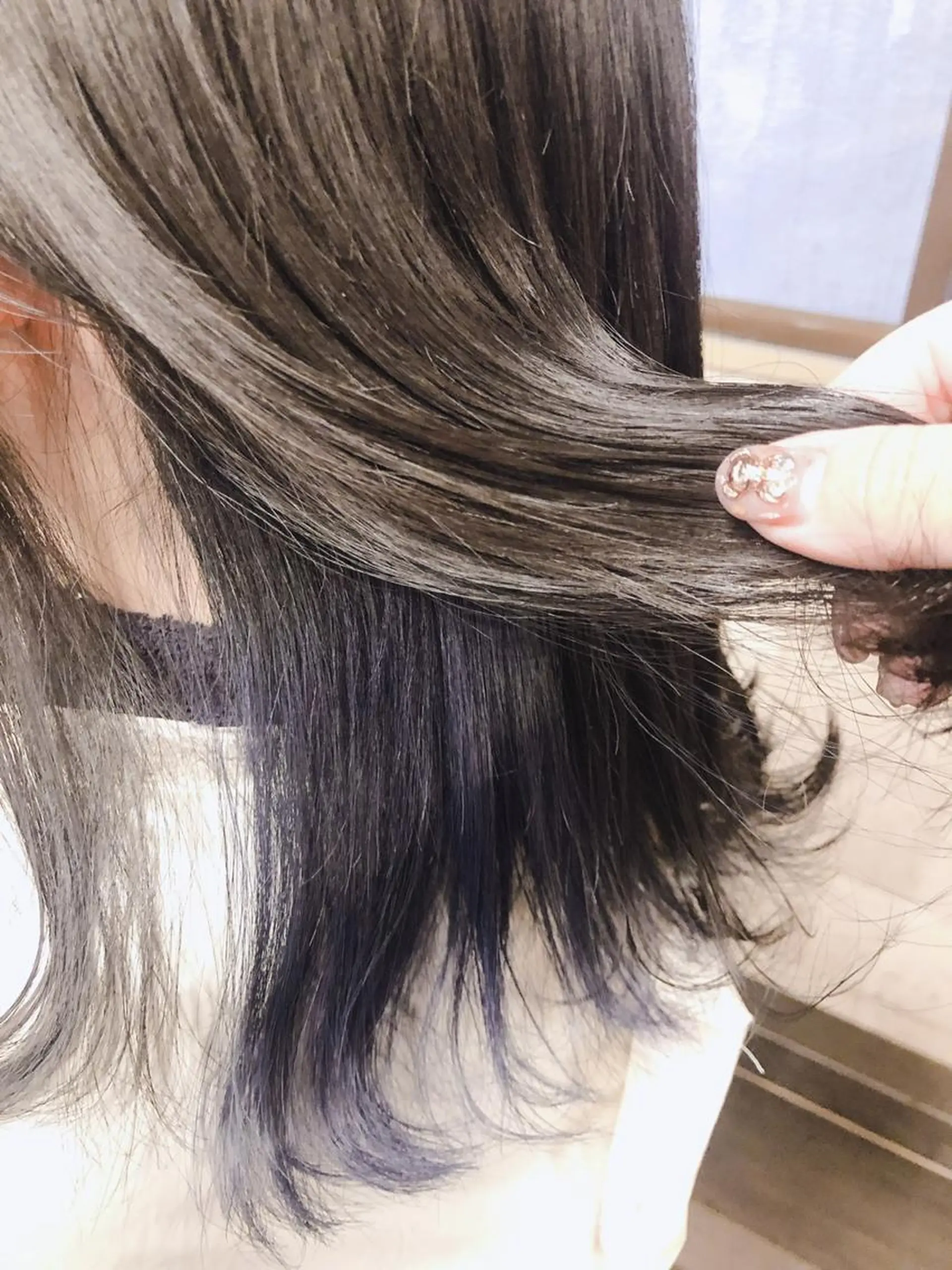 セミロング カラー ブルーカラー インナーカラー EYEstylist ·ai MOERIのマツエク・マツパデザイン