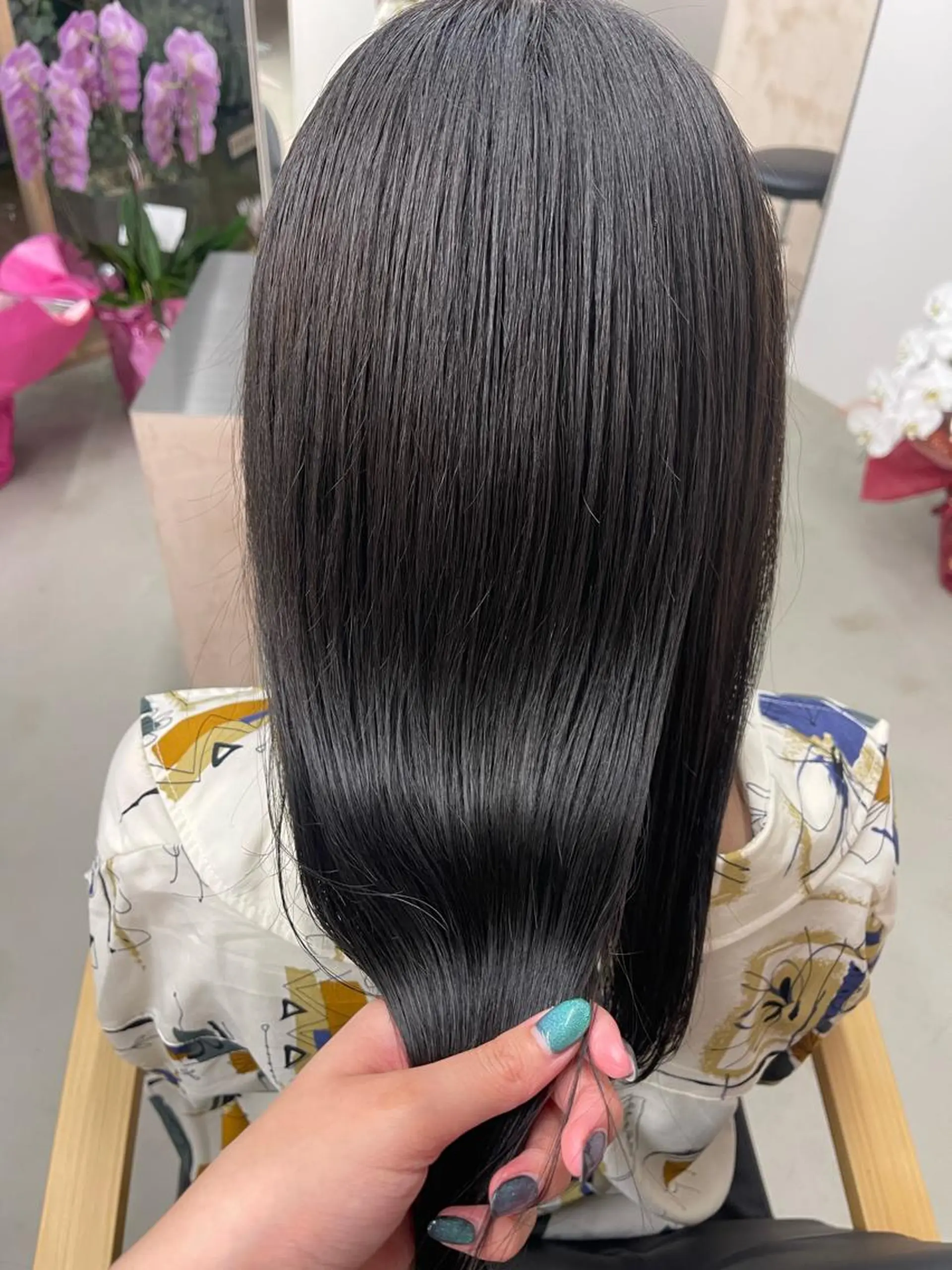 カラー グレージュ オリーブグレージュ オリーブグレー noa  🦋 ブリーチ/暖色のヘアスタイル