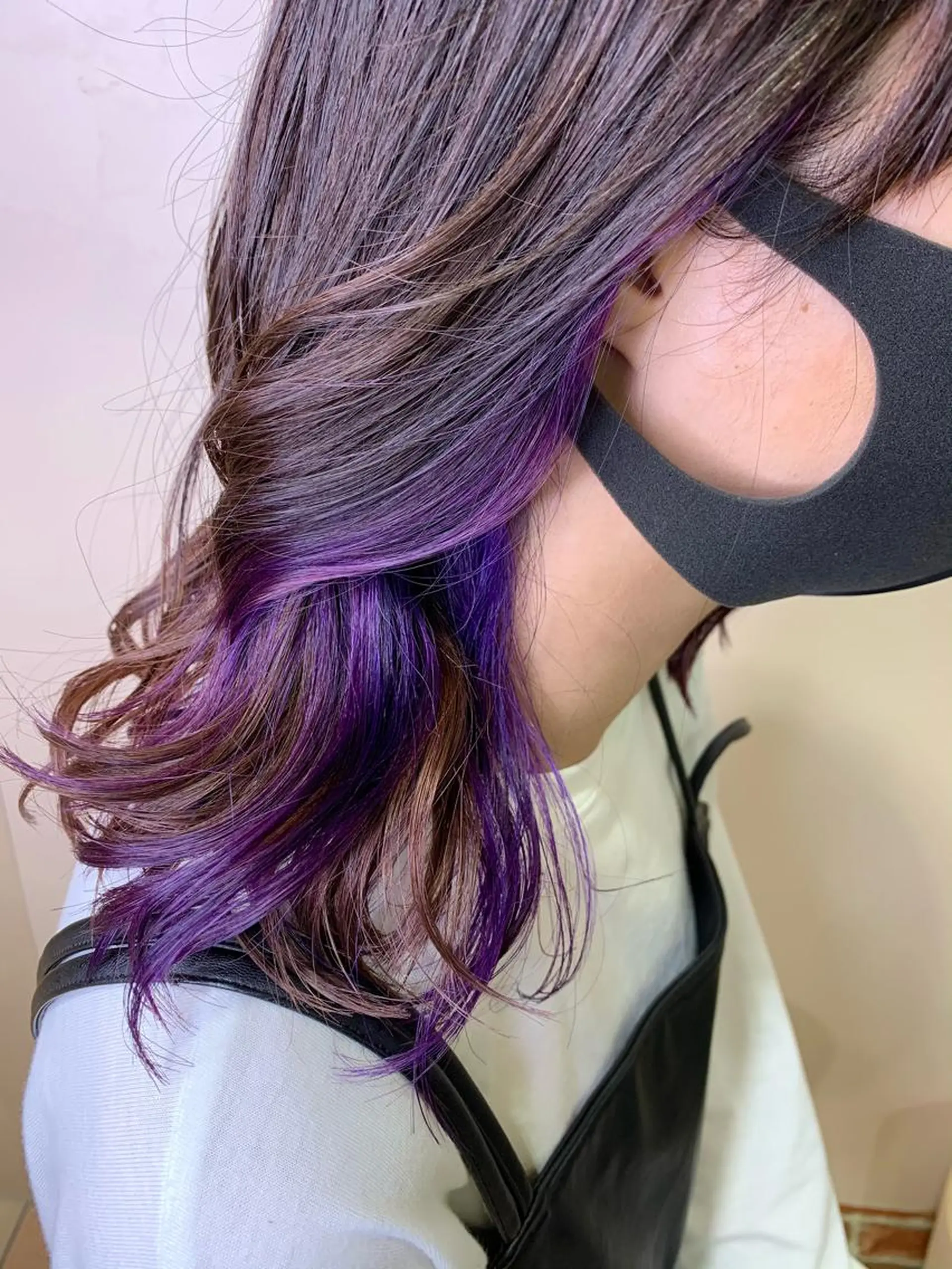 セミロング カラー イヤリングカラー インナーカラー パープルカラー mimiiy梅田 中崎町ハイトーンのヘアスタイル