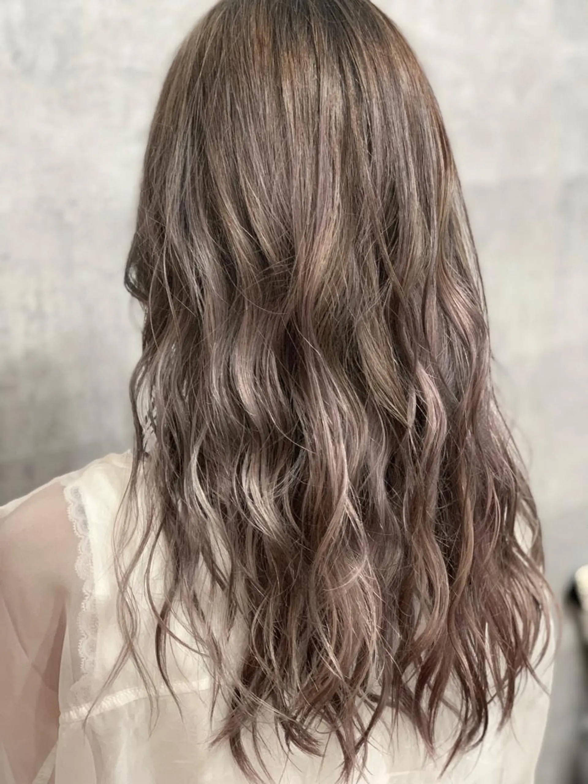 ロング SALOWIN心斎橋Suite店所属・ブリーチ毛にもできる 縮毛矯正|鷹司郎のヘアスタイル