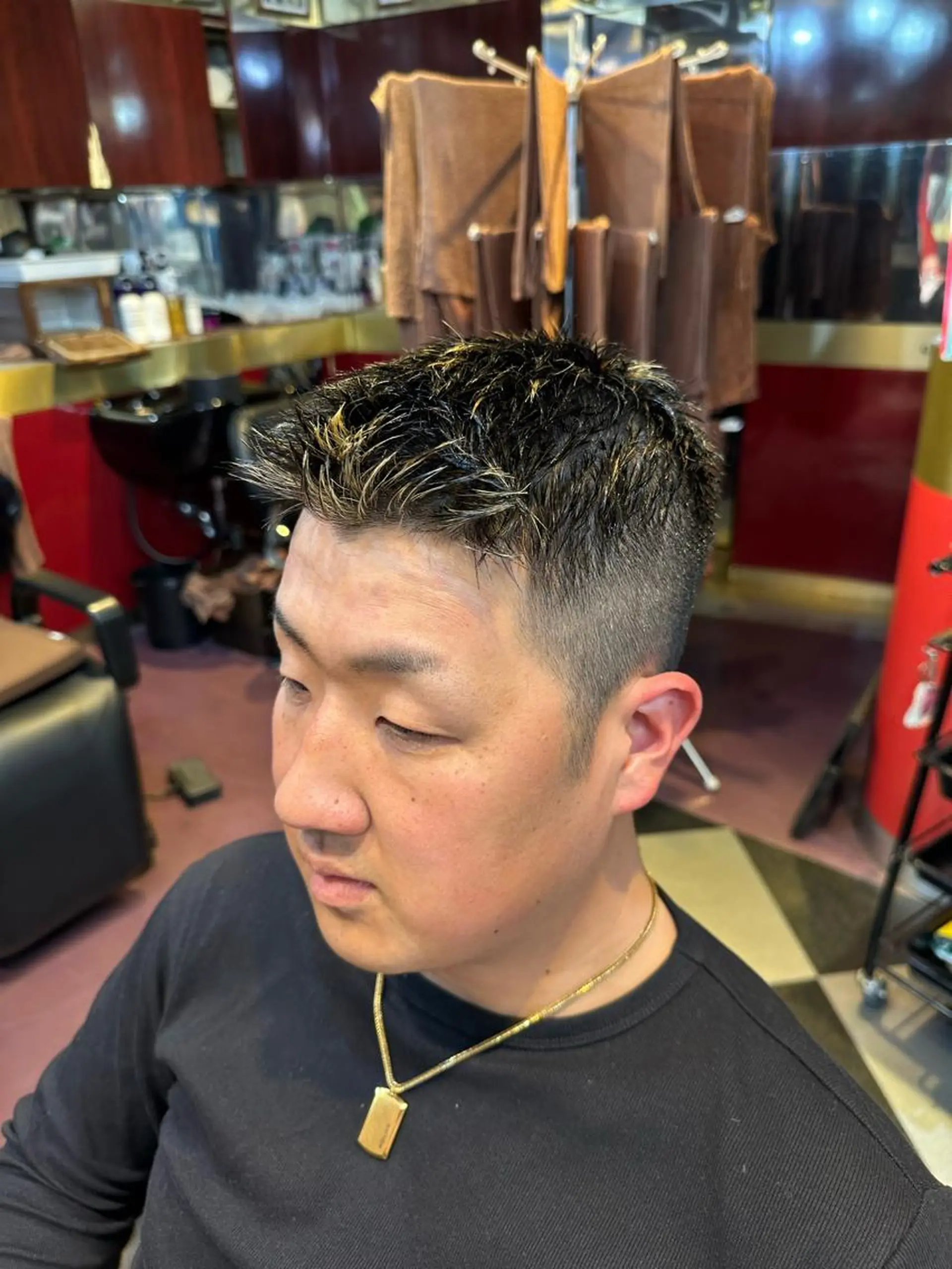 カラー メンズ メンズハイライト メンズメッシュ ハイライトカラー メッシュ レイヤーカット/ カラー/長谷恵花のヘアスタイル