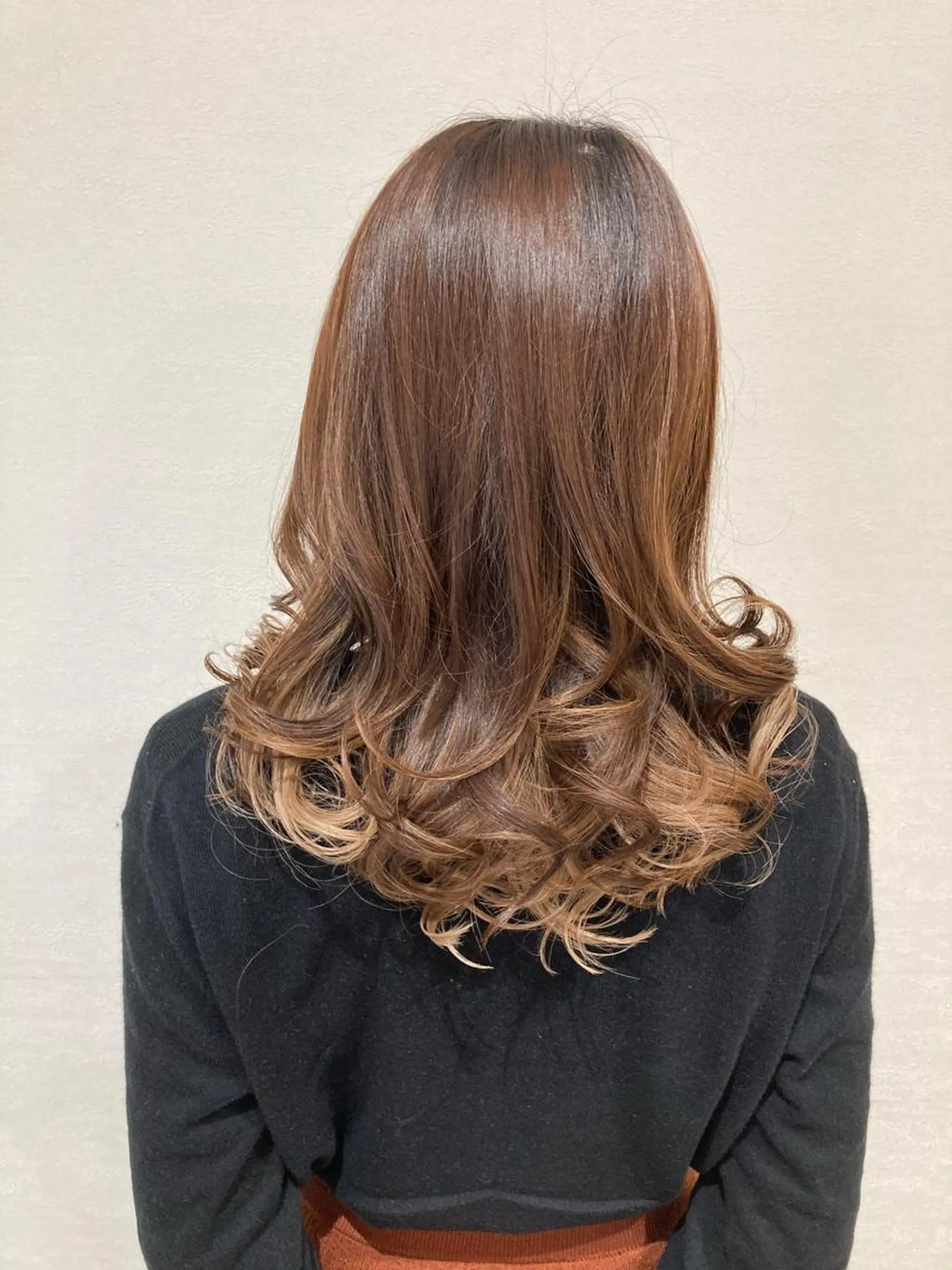 セミロング パーマ 坂上 晴日のヘアスタイル