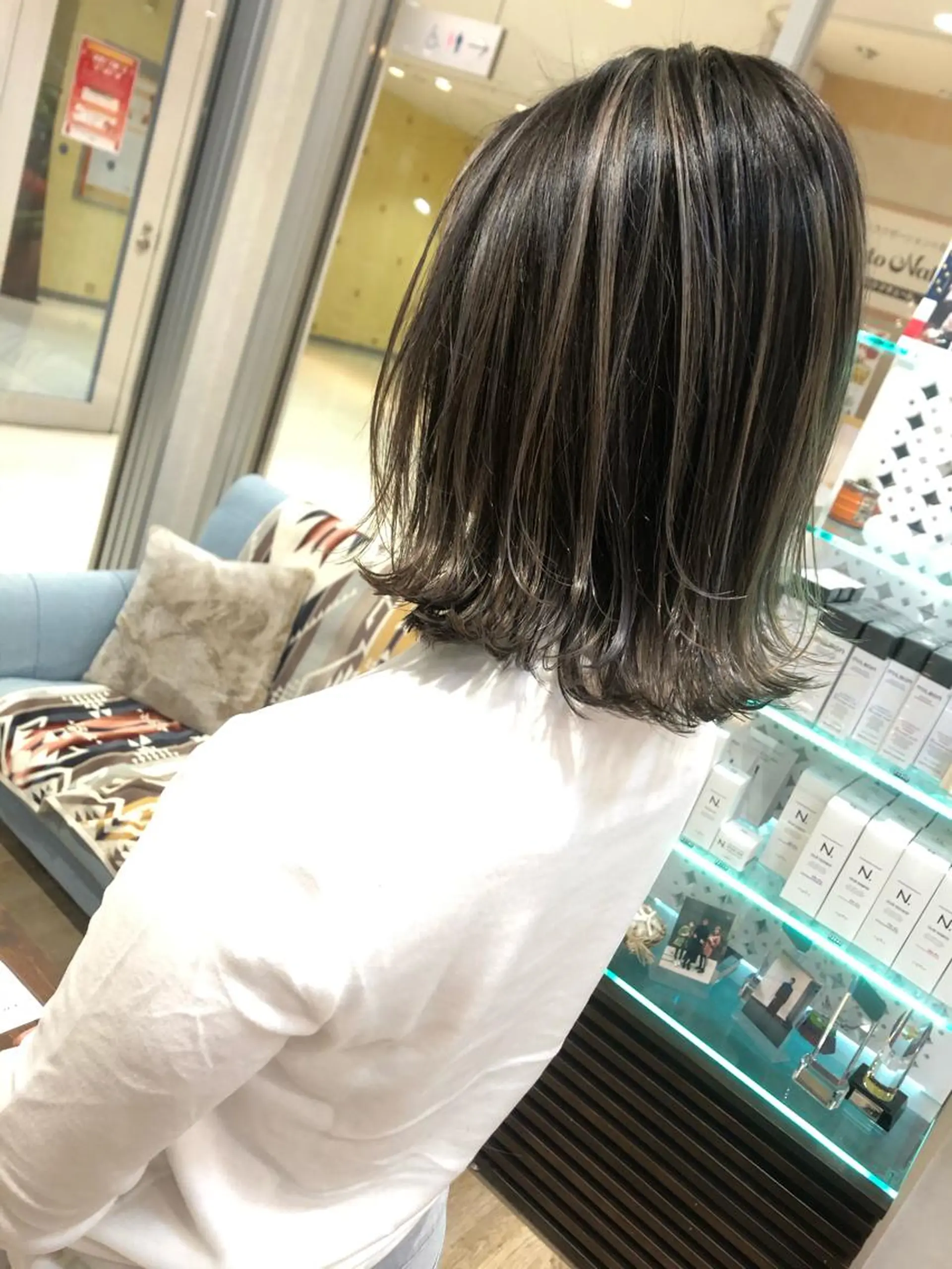 ミディアム カラー ヘアカラー トリートメント ブリーチカラーレイヤ ーカット🦋annaのヘアスタイル