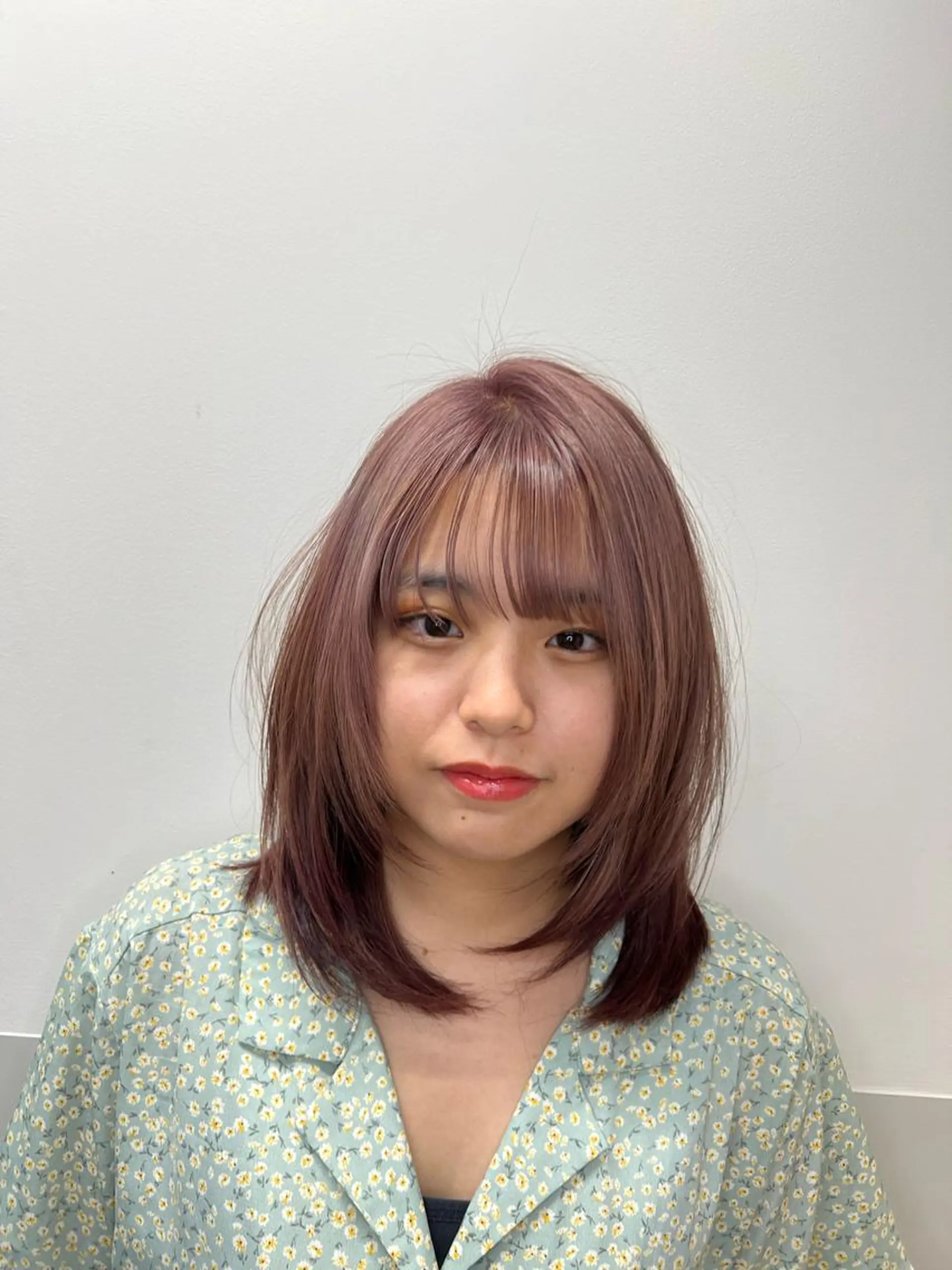 ミディアム カラー カット ヘアカラー 顔まわりの神様✨ 透明感カラー藤嶋秀幸のヘアスタイル