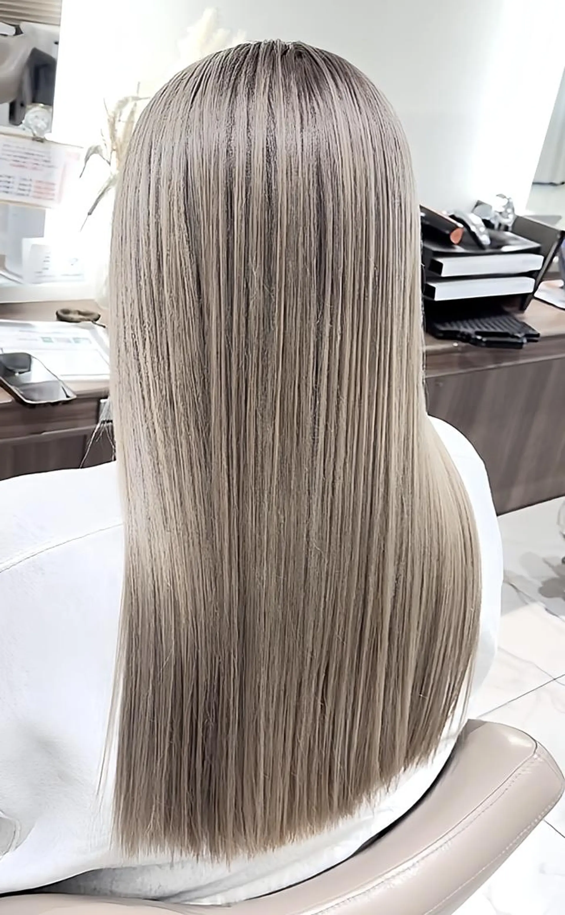 セミロング カラー ブリーチ ハイトーンカラー 髪質改善 ヘアカラー ＡＳＨ 大宮のヘアスタイル