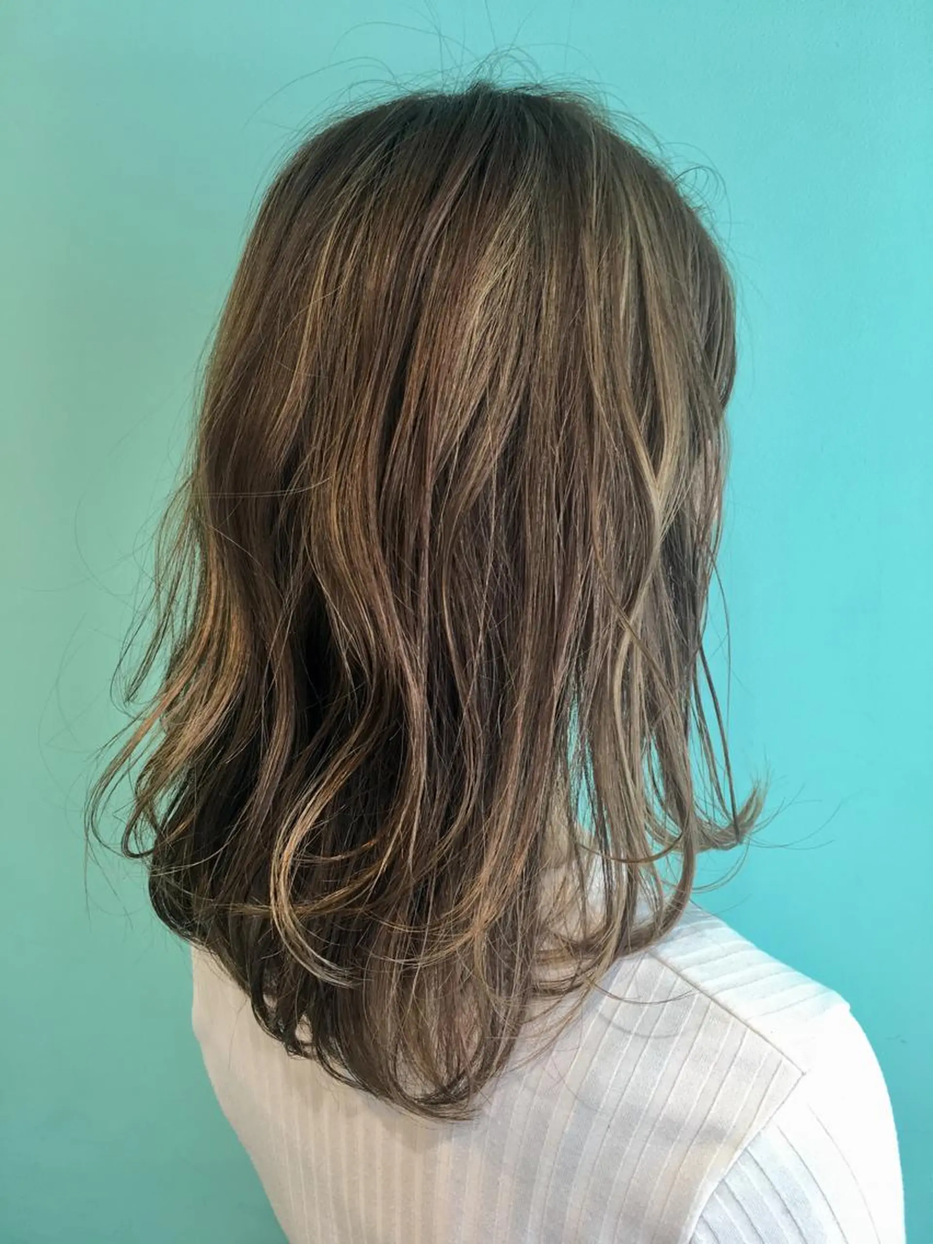 セミロング カラー パーマ さかい なつみのヘアスタイル