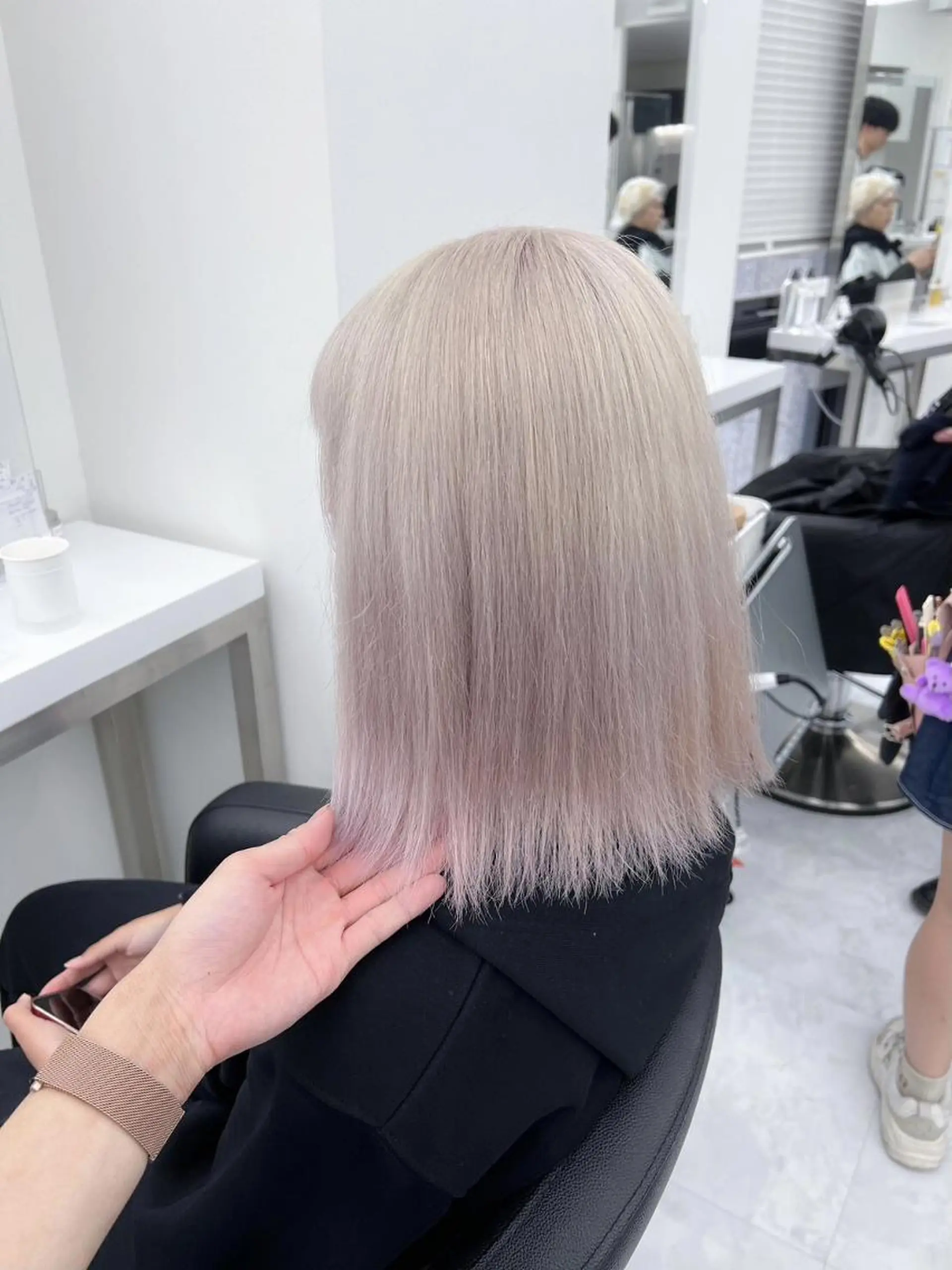 セミロング ベージュ・グレー ジュ達人KOJIROのヘアスタイル