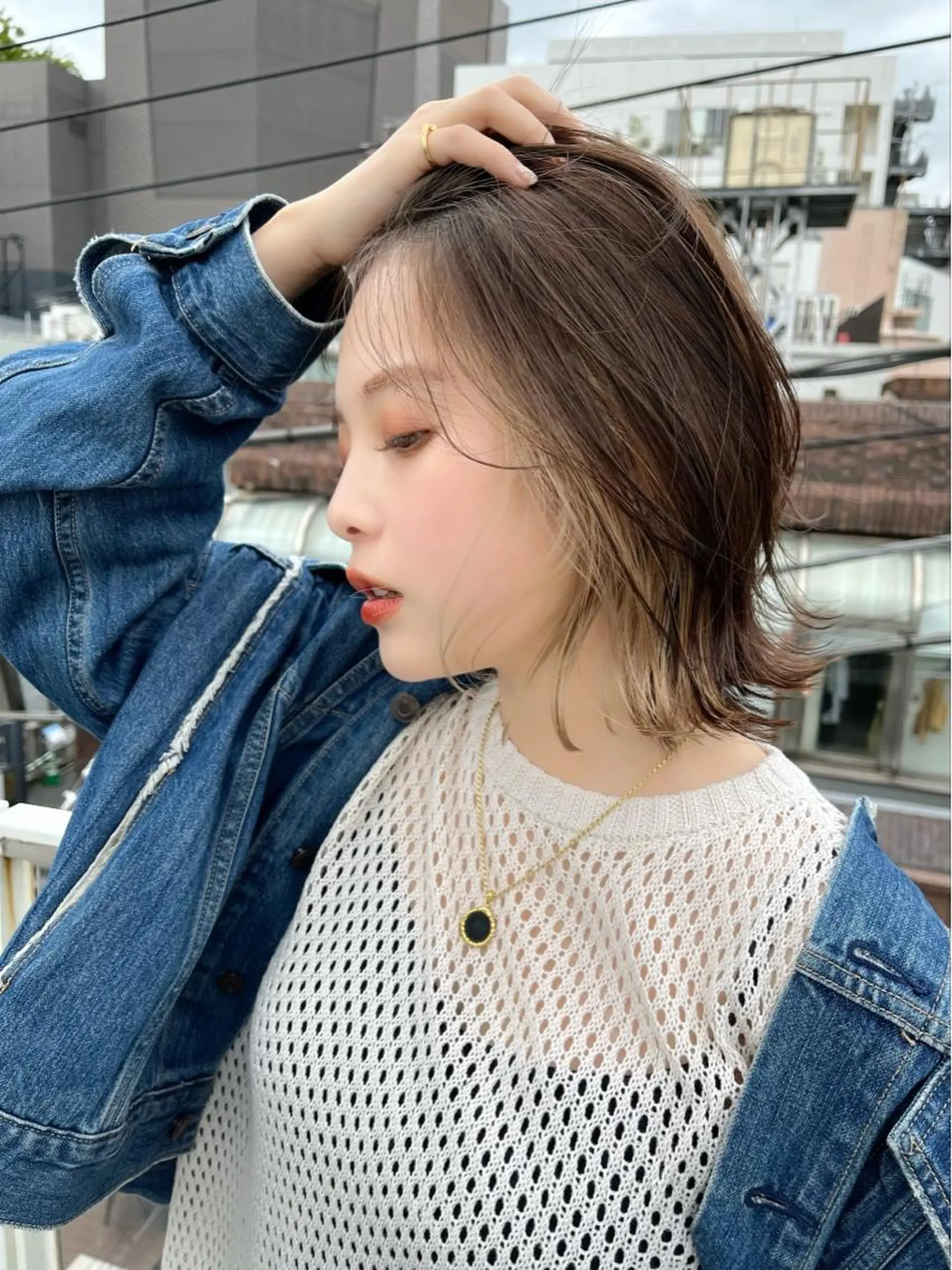 ミディアム カラー ベージュカラー ブリーチ インナーカラー くびれヘア カット ヘアカラー 透明感カラー│ レイヤーヘア中居美樹のヘアスタイル