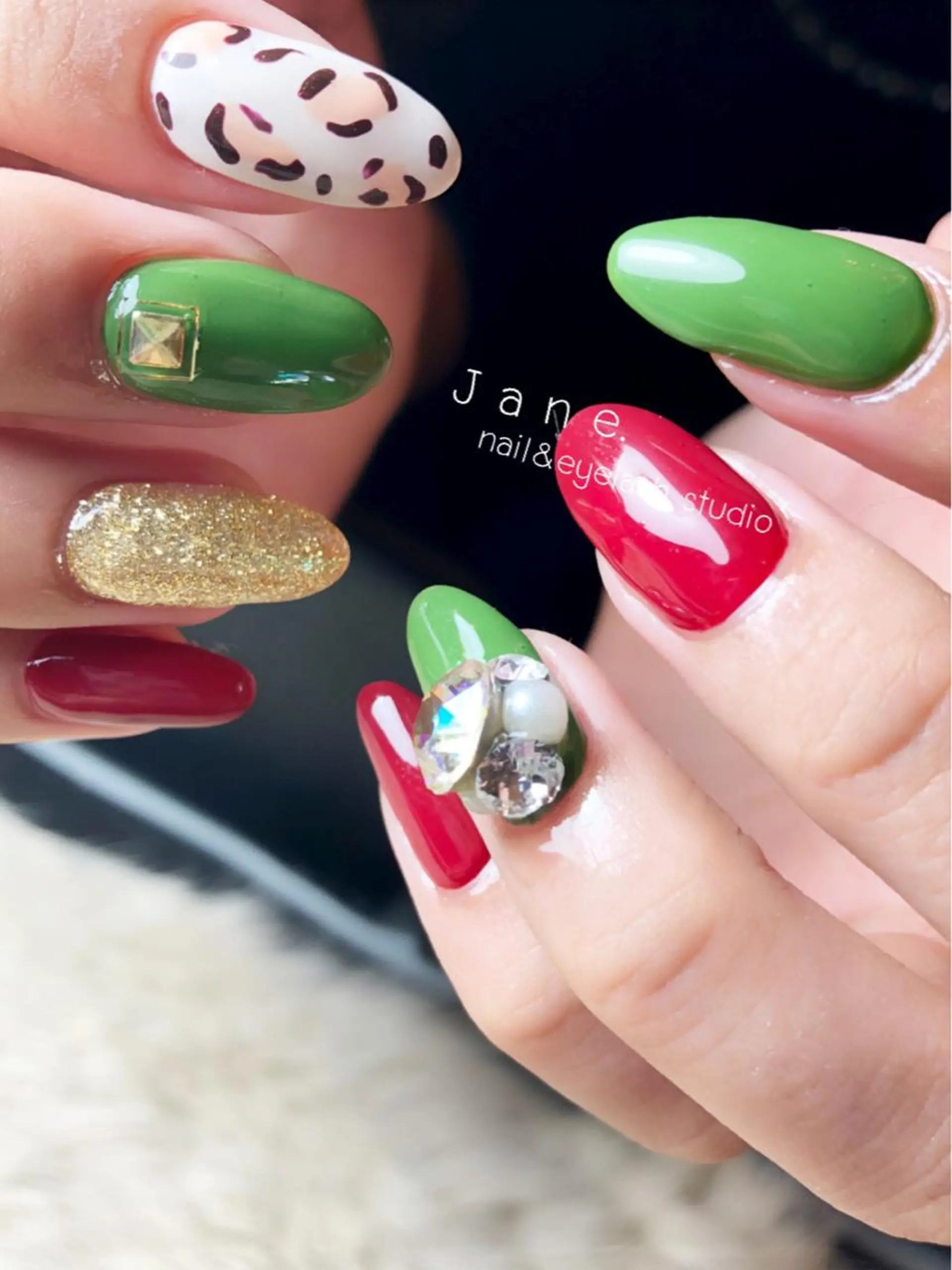 ネイル Yakko pas á pasのネイルデザイン