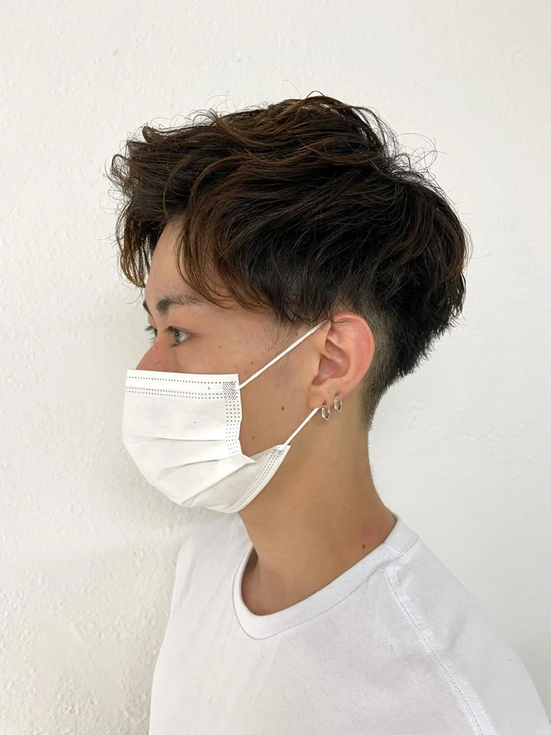 ショート カラー パーマ メンズ くせ毛 【東北メンズヘア1 位受賞🥇】本間祐太のヘアスタイル