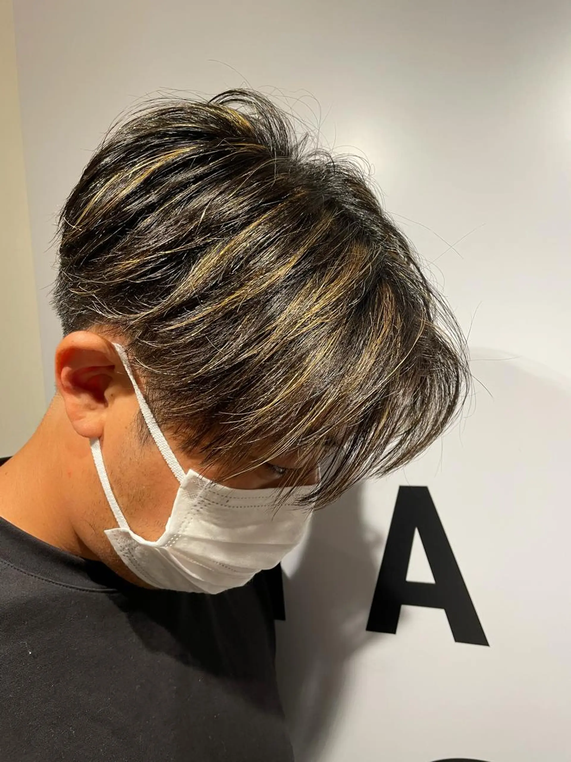 ミディアム メンズ センターパート メンズハイライト ハイライト カット haconeco【ハコネコ】所属・小川 舜人のヘアスタイル