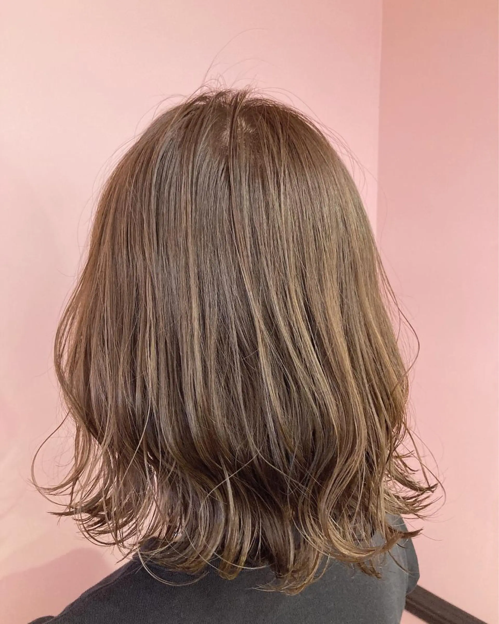 ショート カラー ベージュカラー ミルクティーベージュ カット ヘアカラー トリートメント ✨髪質改善縮毛矯正✨ 宇田川修平のエステ・リラクイメージ