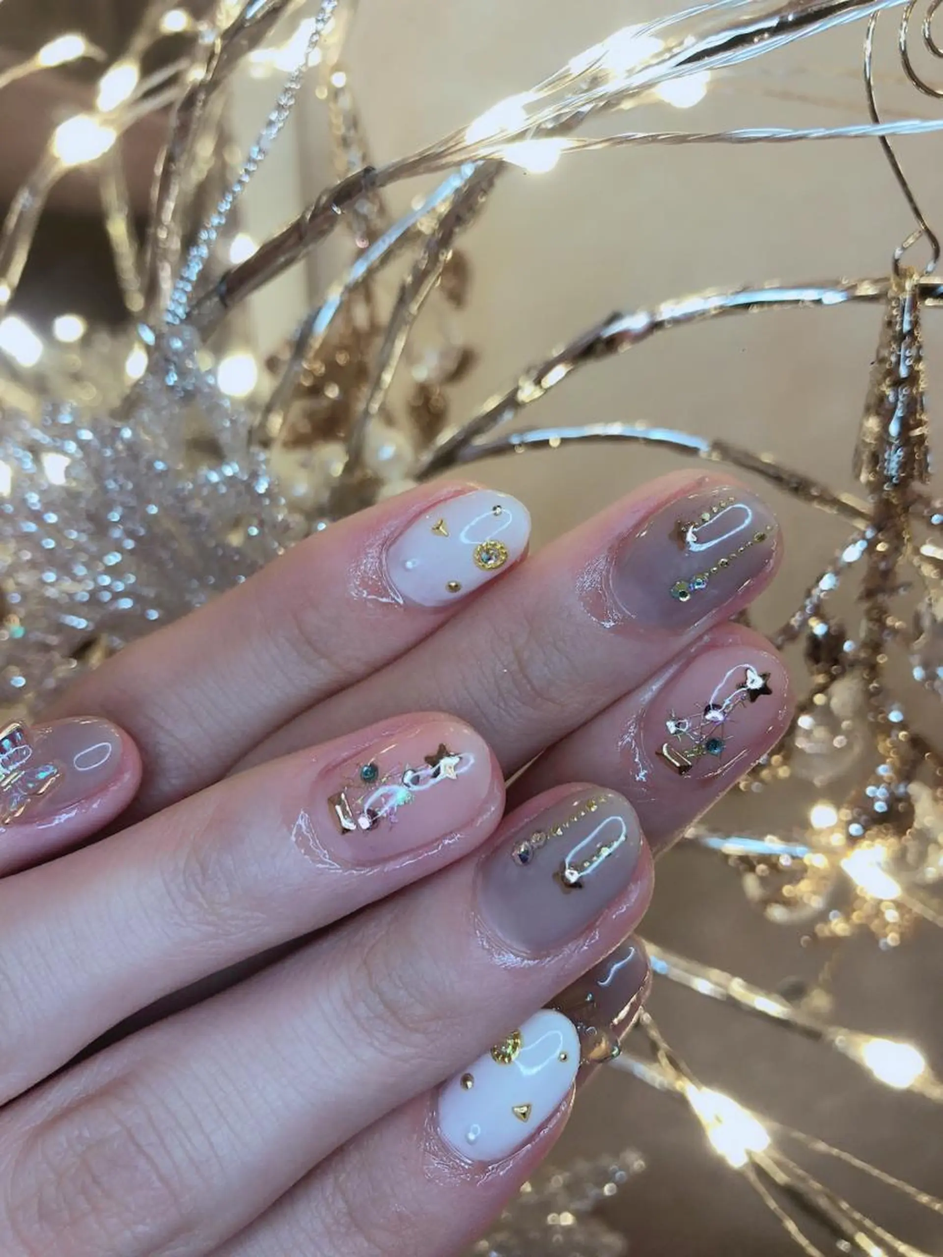 ミディアム ネイル ハンドネイル 長さ出し専門 nynaのネイルデザイン