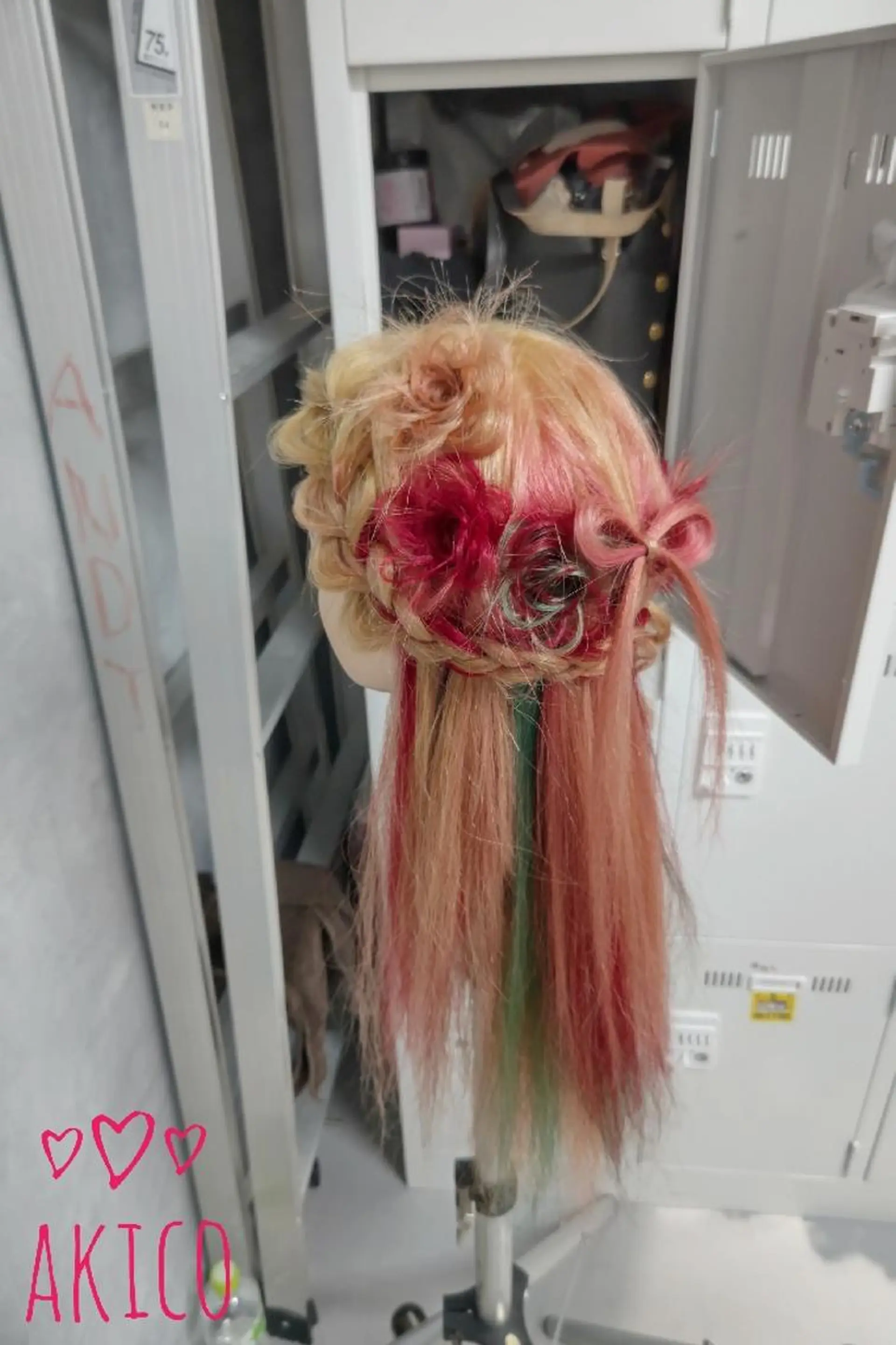 セミロング LUXBE GALLERY なんば駅前店所属・ラックスビーギャラリ ー AKICOのヘアスタイル