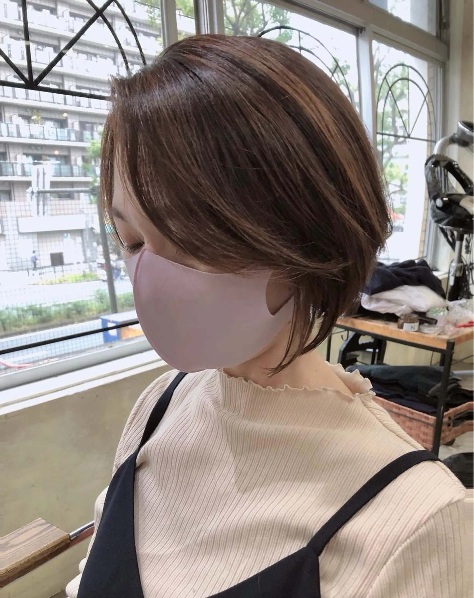 ショート カラー パーマ ヘアアレンジ キッズ ネイル マツエク・マツパ アイブロウ ショートボブ 丸みショート ボブ 学生 ショートヘア 髪質改善✨ハツメイ オグ✂️のヘアスタイル