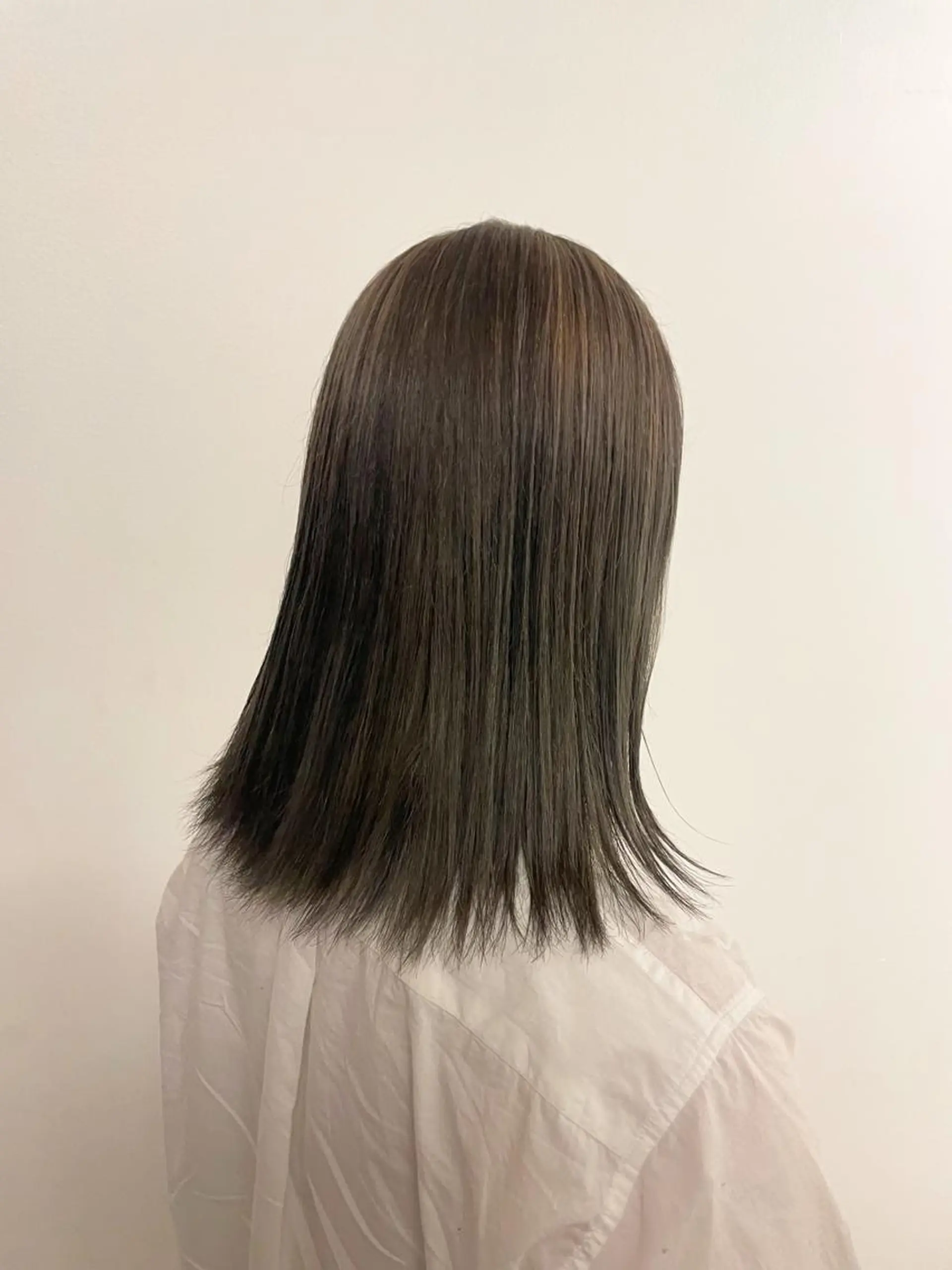 ミディアム カラー ブリーチ グレージュ 秋山 拳真のその他イメージ