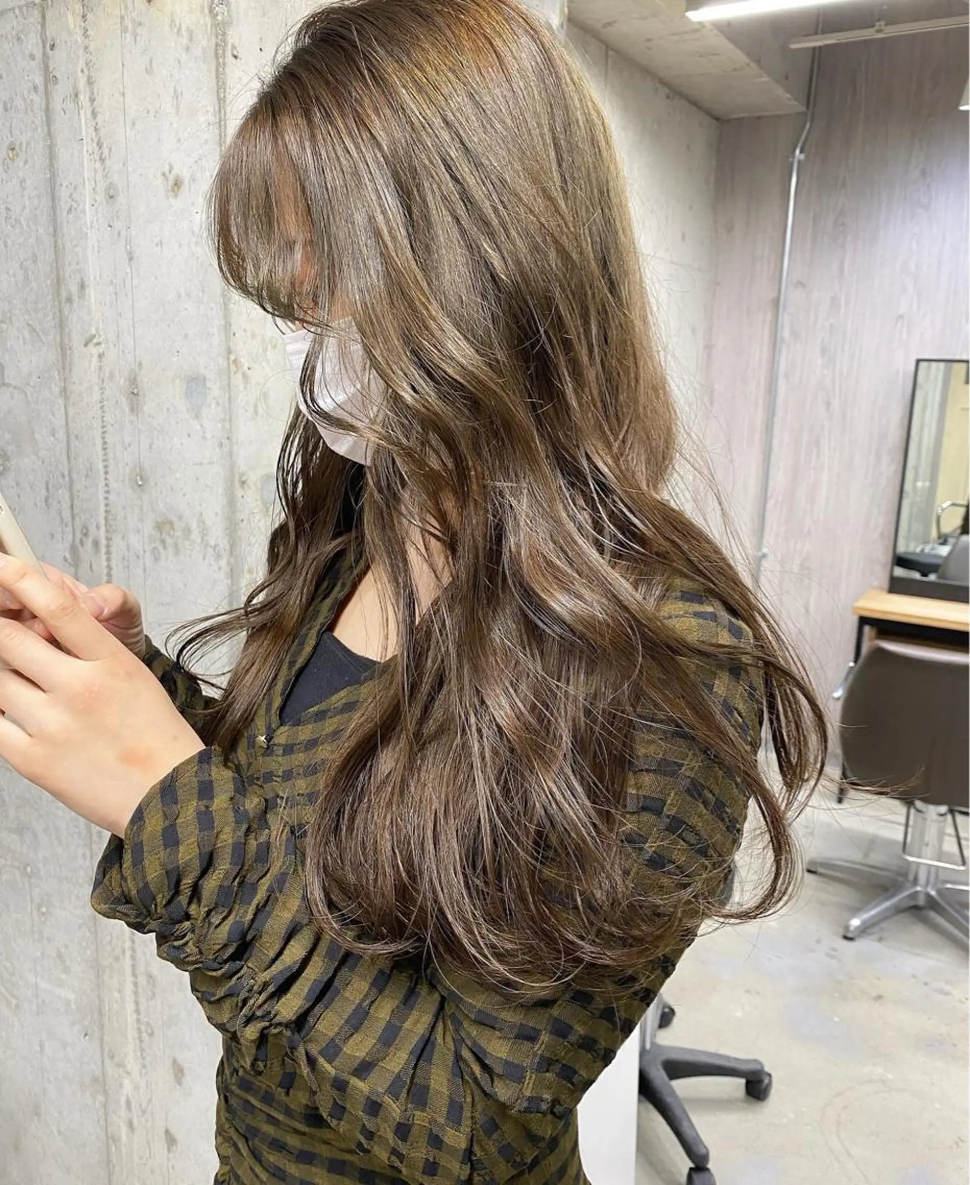 セミロング カラー GiseL アンリのヘアスタイル