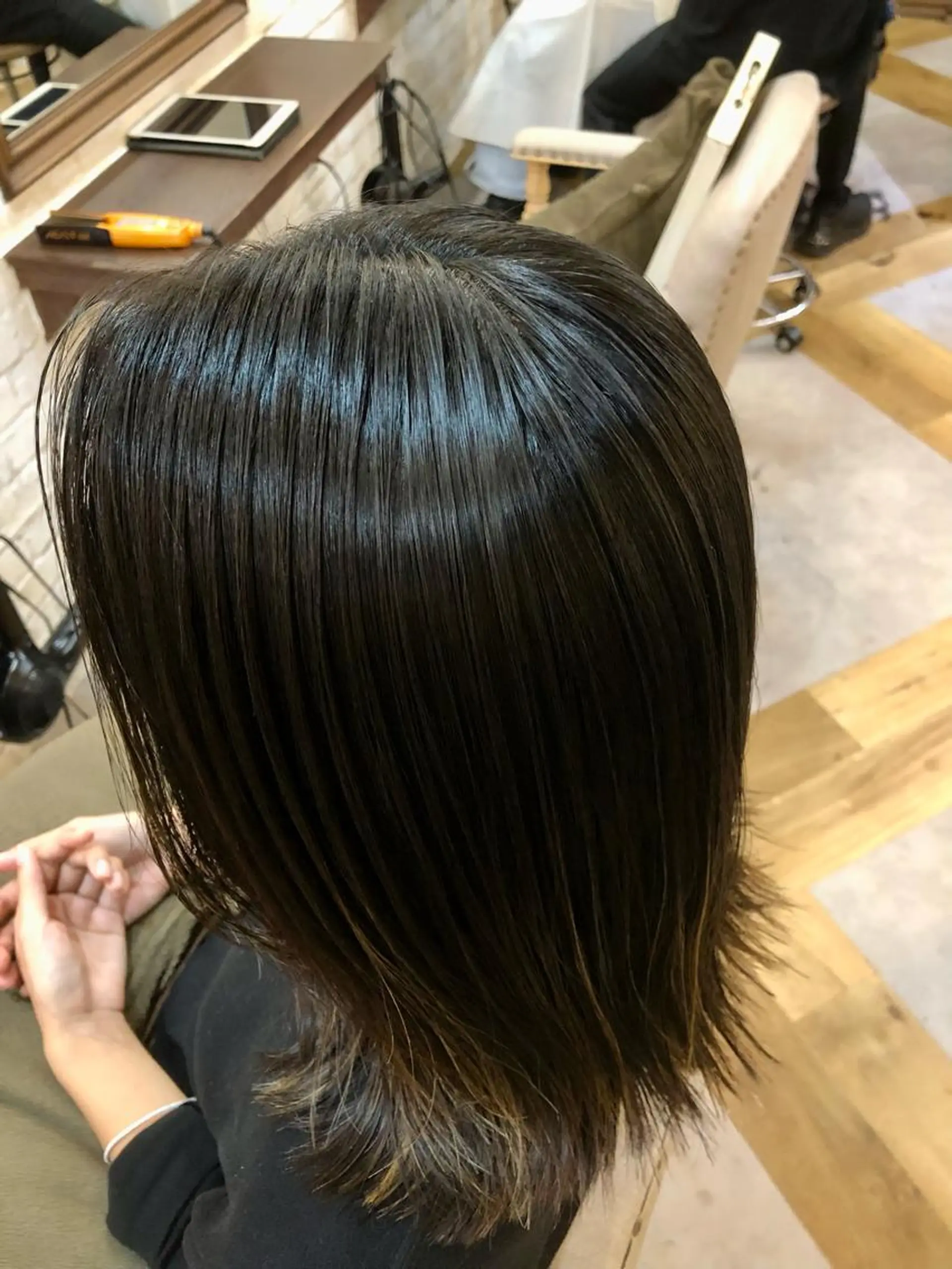 ミディアム ハイライト 縮毛矯正 Carina所属・セン北徒歩５分 キシタクのヘアスタイル