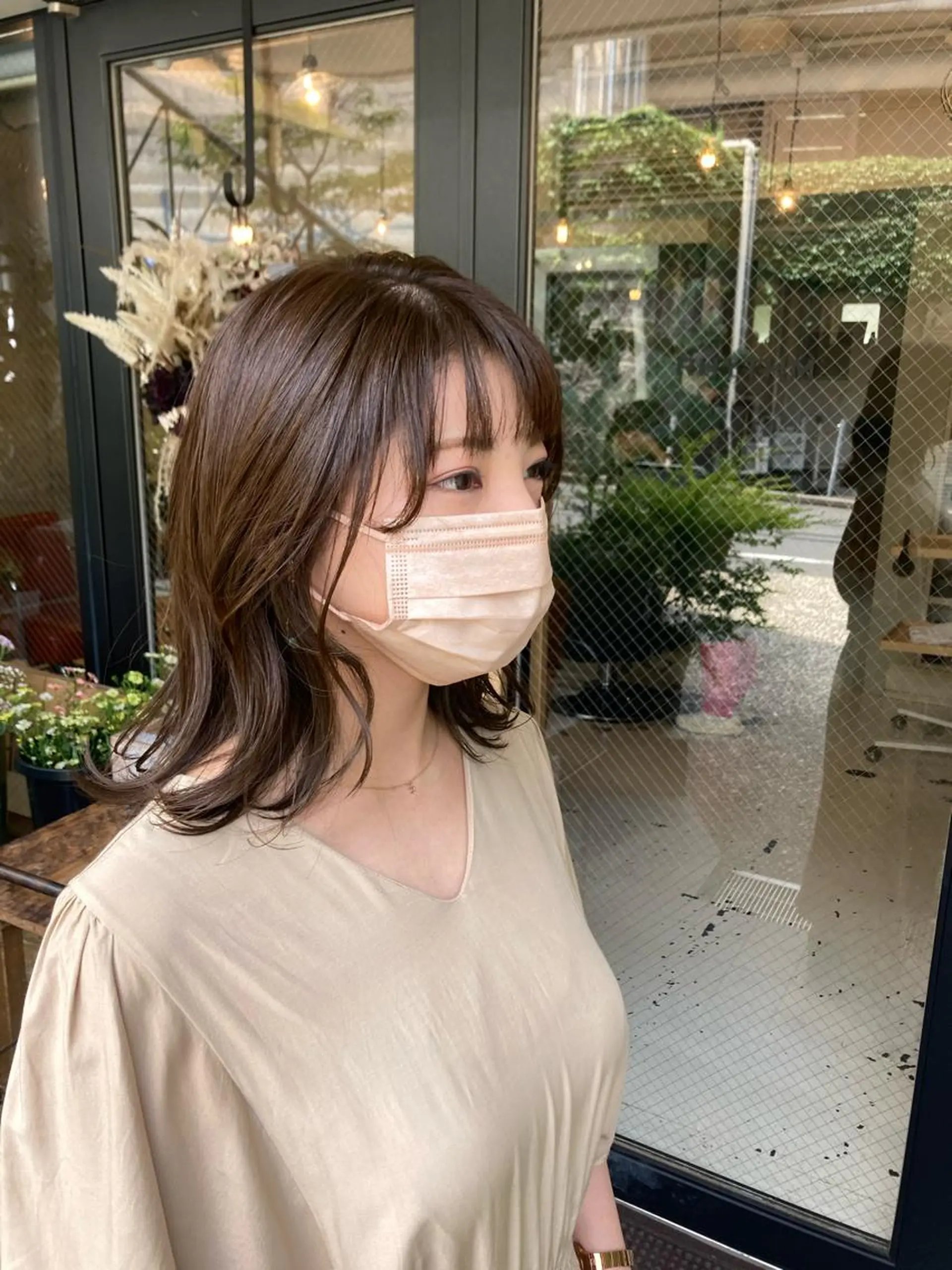 セミロング カラー セミロングパーマ ブリーチ デザインカラー グレージュ インナーカラー ✂︎岡根 京花✂︎のヘアスタイル