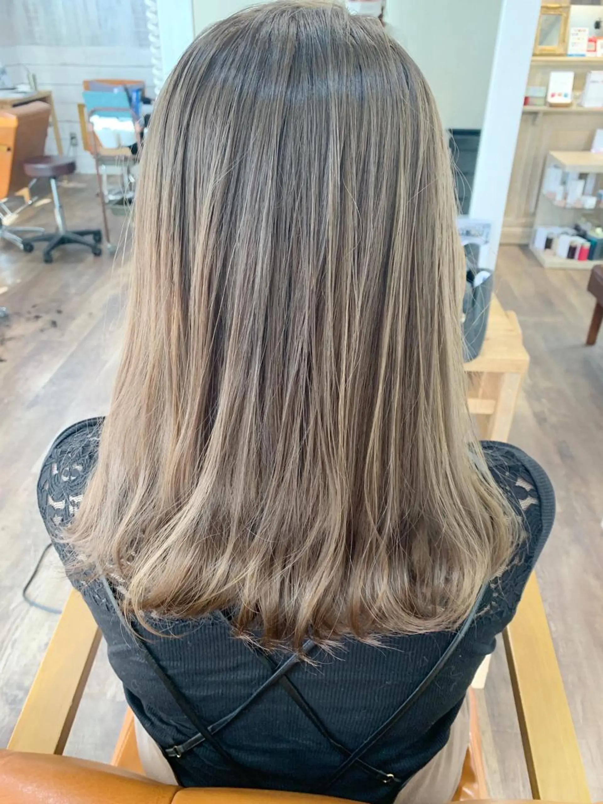 ロング カラー ダブルカラー イヤリングカラー ハイライトカラー イルミナカラー インナーカラー ダブルカラー / インナーカラーMiiのヘアスタイル