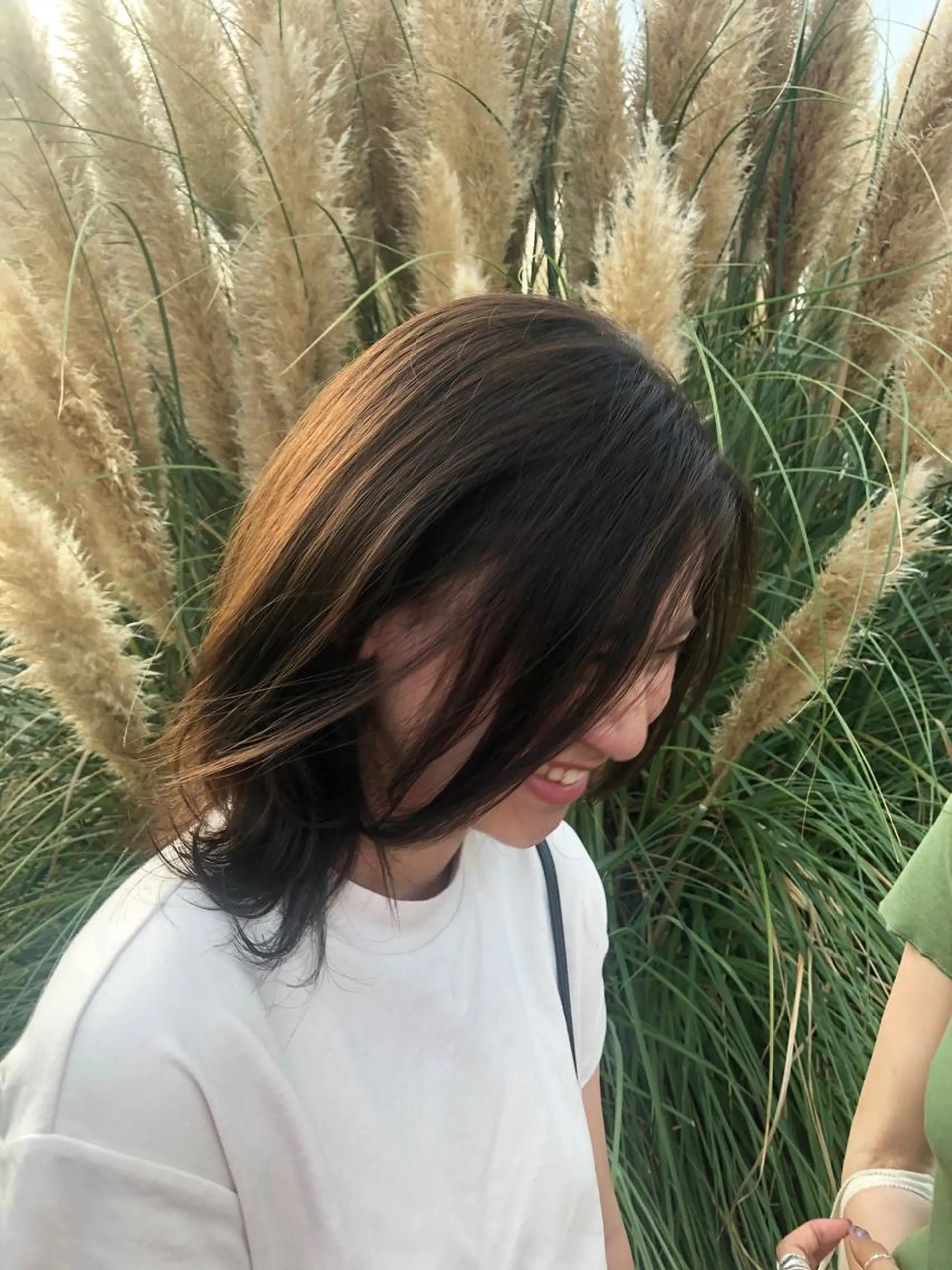 ミディアム 桑原 菜摘のヘアスタイル