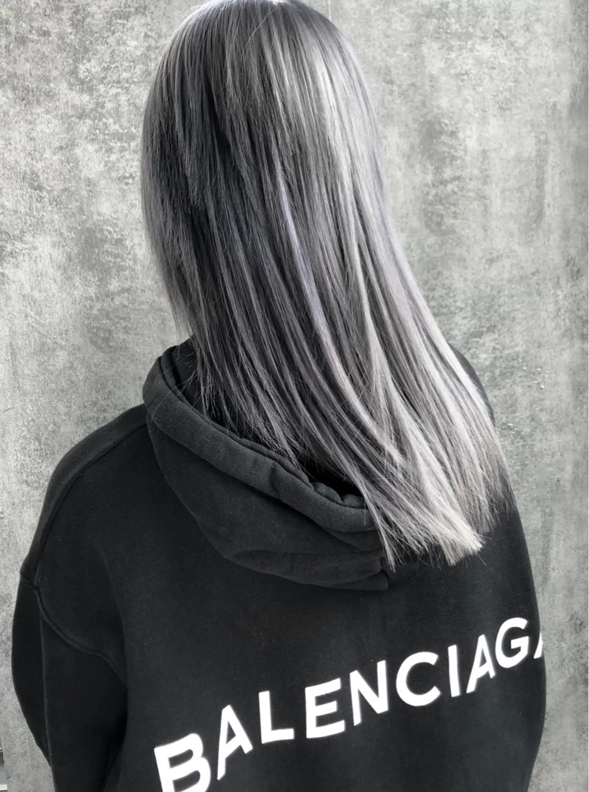 セミロング カラー ヘアカラー 艶ハイトーンブリーチ 🌈小林侑雅のヘアスタイル