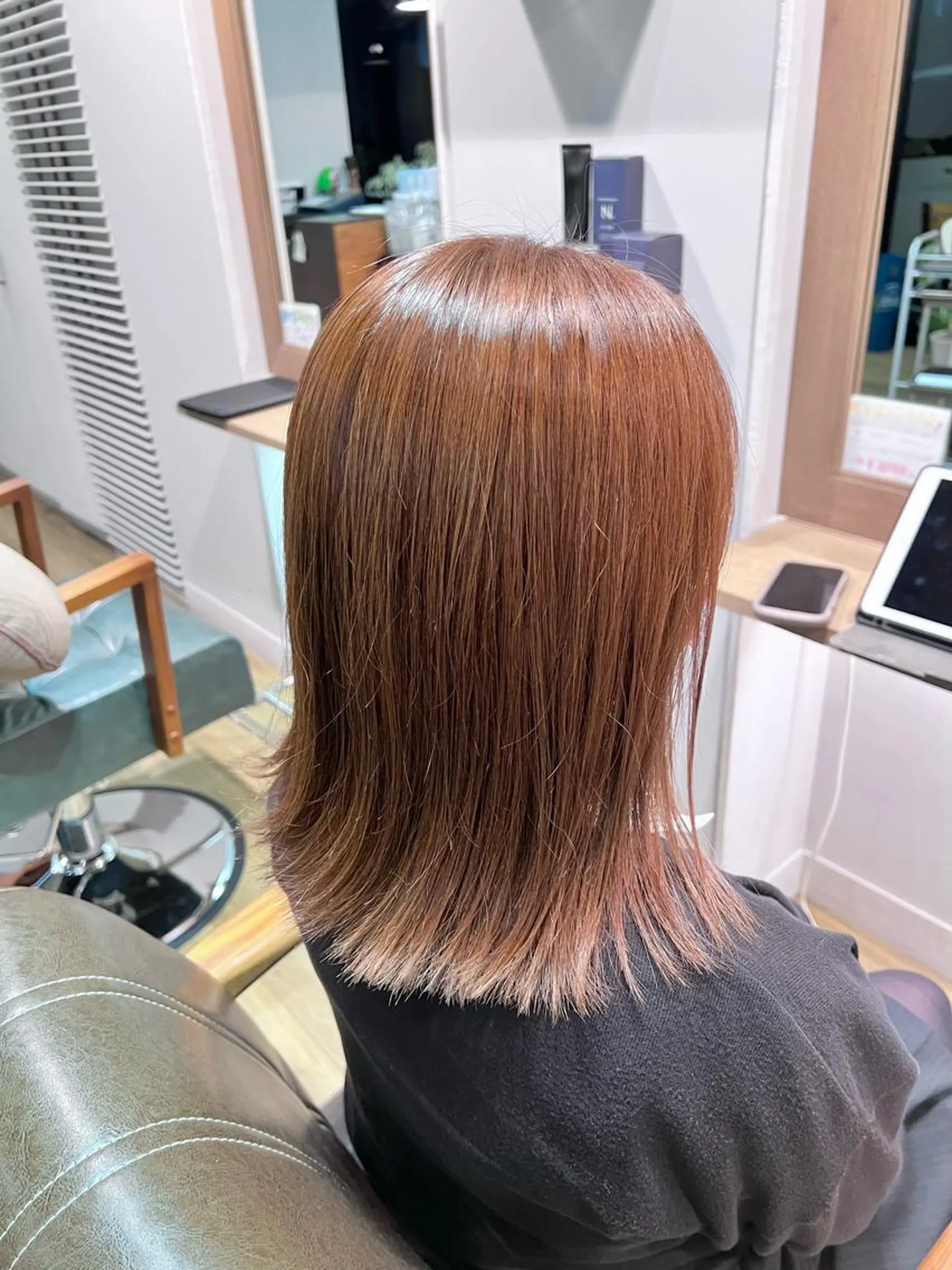 セミロング カラー アッシュ ベージュカラー ヘアカラー トリートメント ツキダテ ユイのヘアスタイル