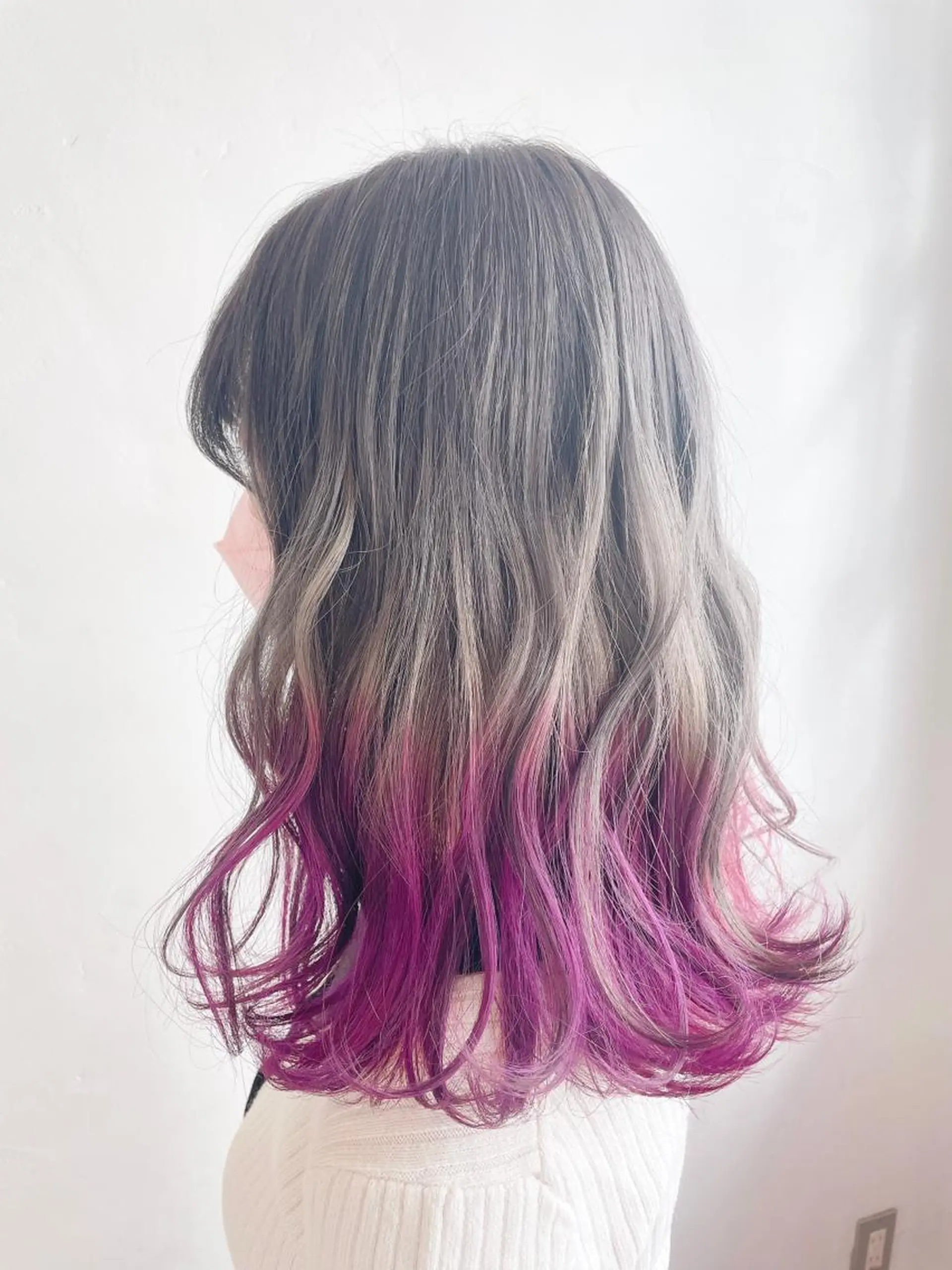 ミディアム カラー バレイヤージュ ブリーチ ケアブリーチ ダークグレー ダブルカラー ヘアカラー トリートメント デザインカラー髪質 改善Lilithのその他イメージ