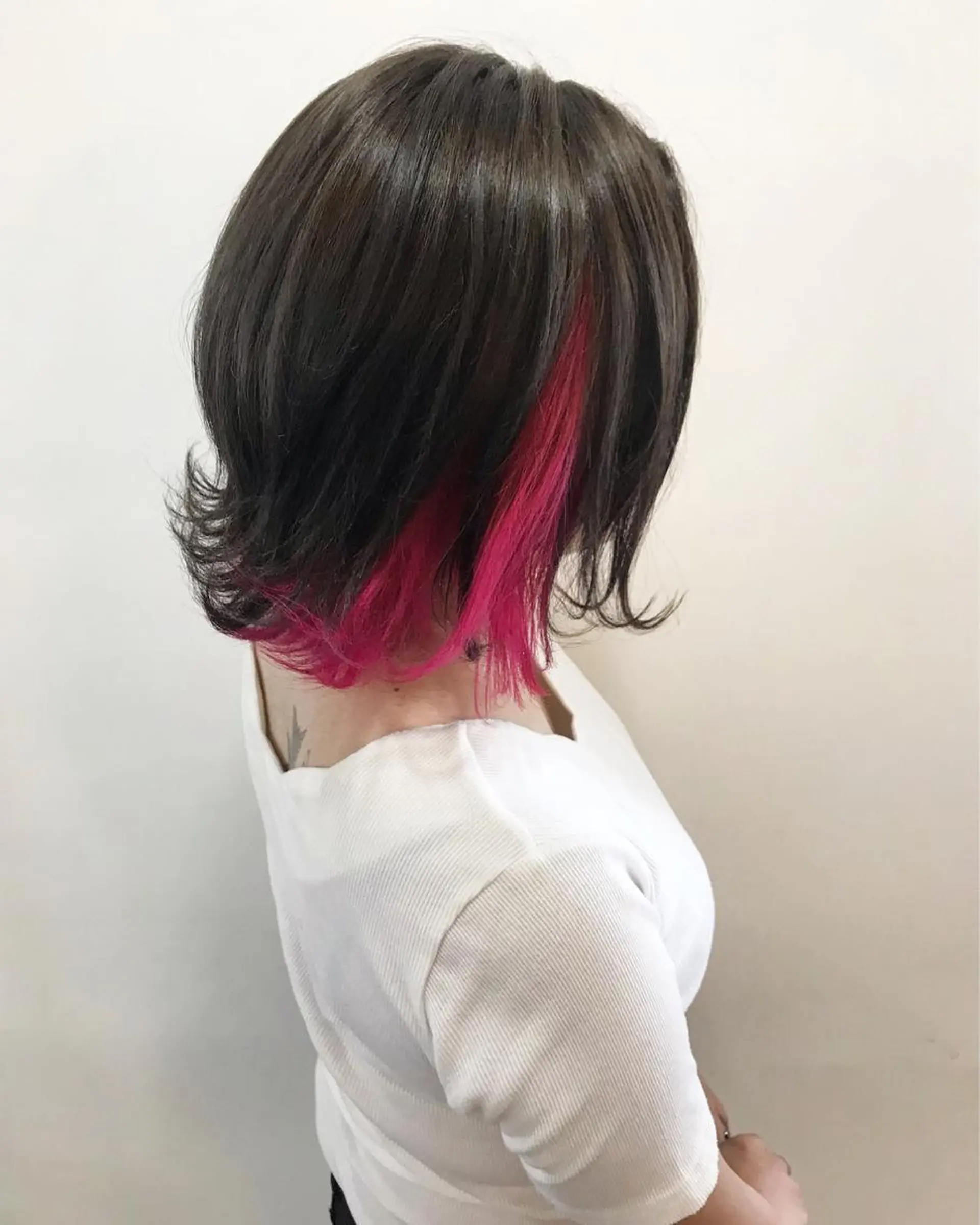 カラー インナーカラー ピンクカラー カット ヘアカラー フラム所属・WATANABE MISAKIのヘアスタイル