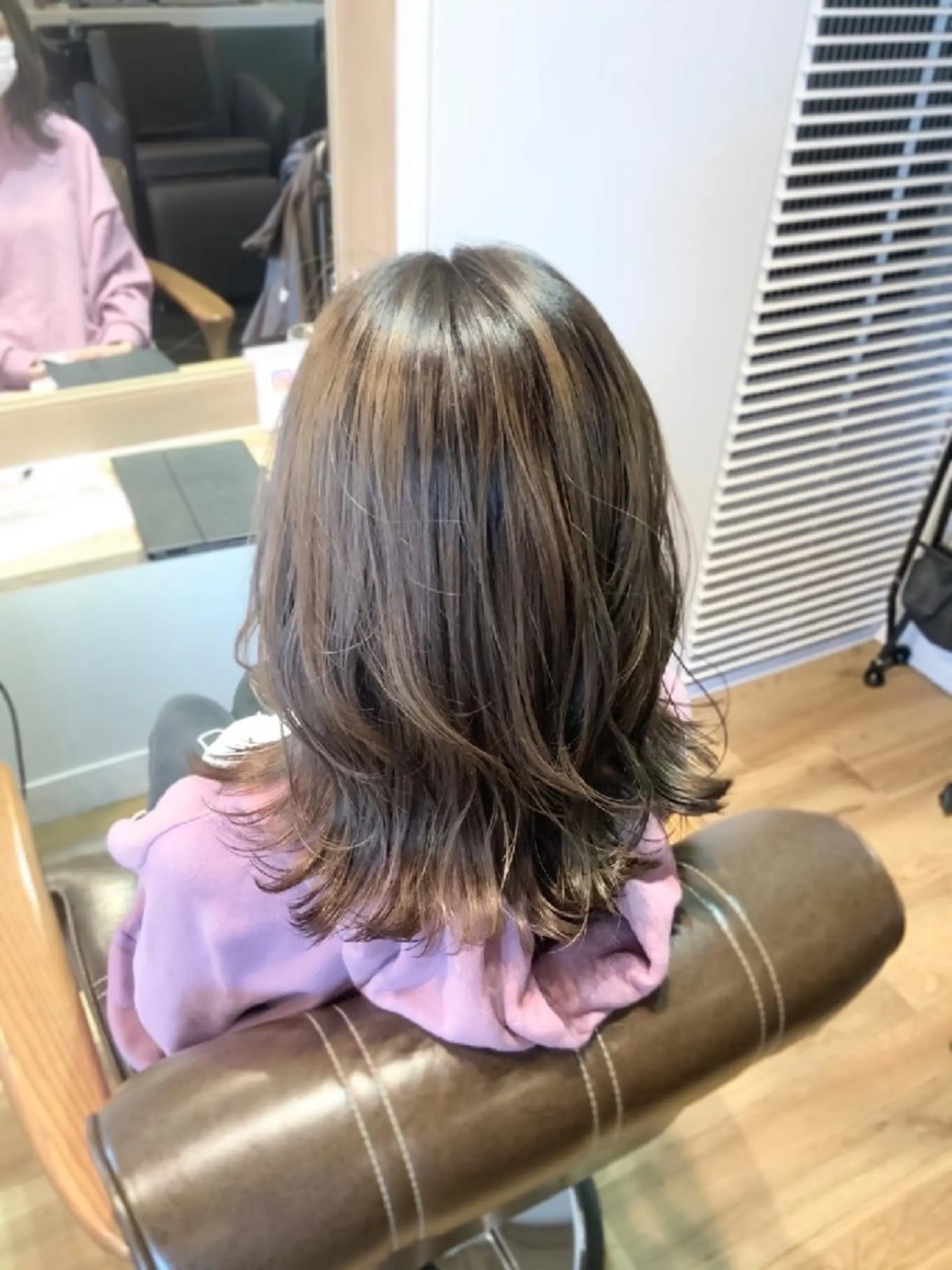 カラー アッシュ ブリーチ ヘアカラー トリートメント 堀 望美のヘアスタイル