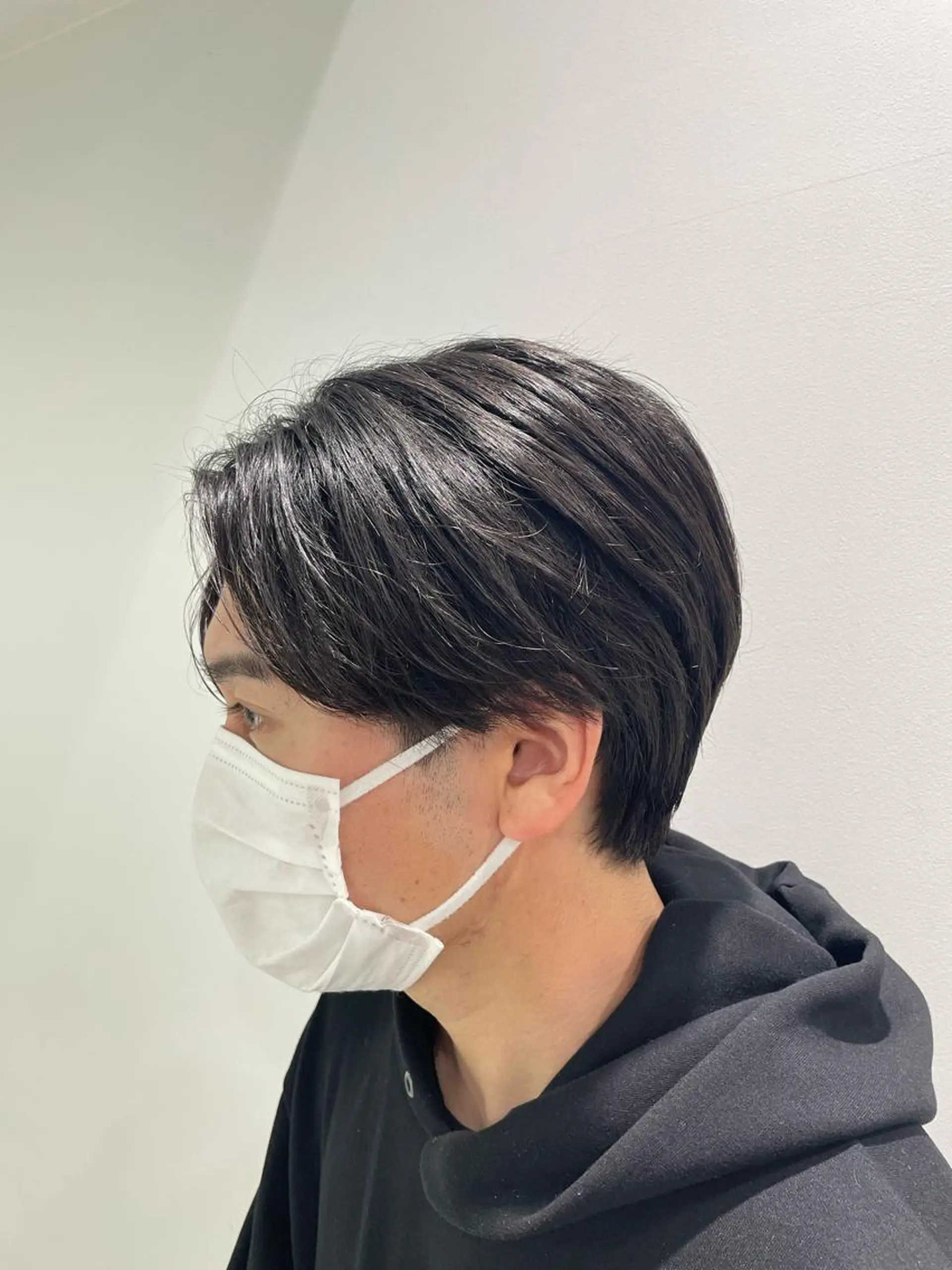 ショート パーマ ヘアアレンジ メンズ センターパート くびれヘア 顔まわりカット の達人のヘアスタイル