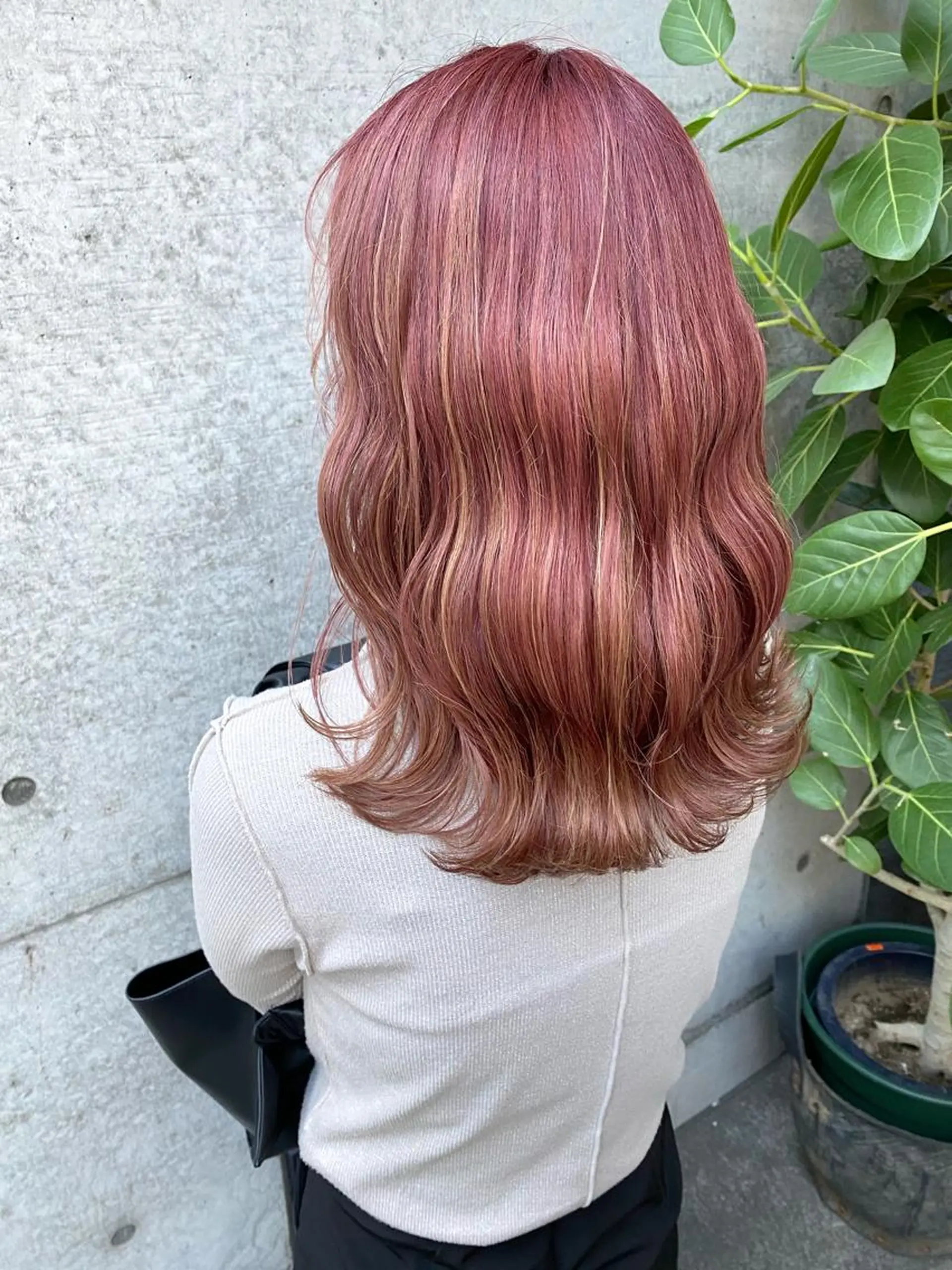 セミロング カラー ハイライトカラー ハイライト ヨシンモリ 韓国風ヘア clomus所属・YUKA艶髪 🌸寛ぎ部屋のヘアスタイル