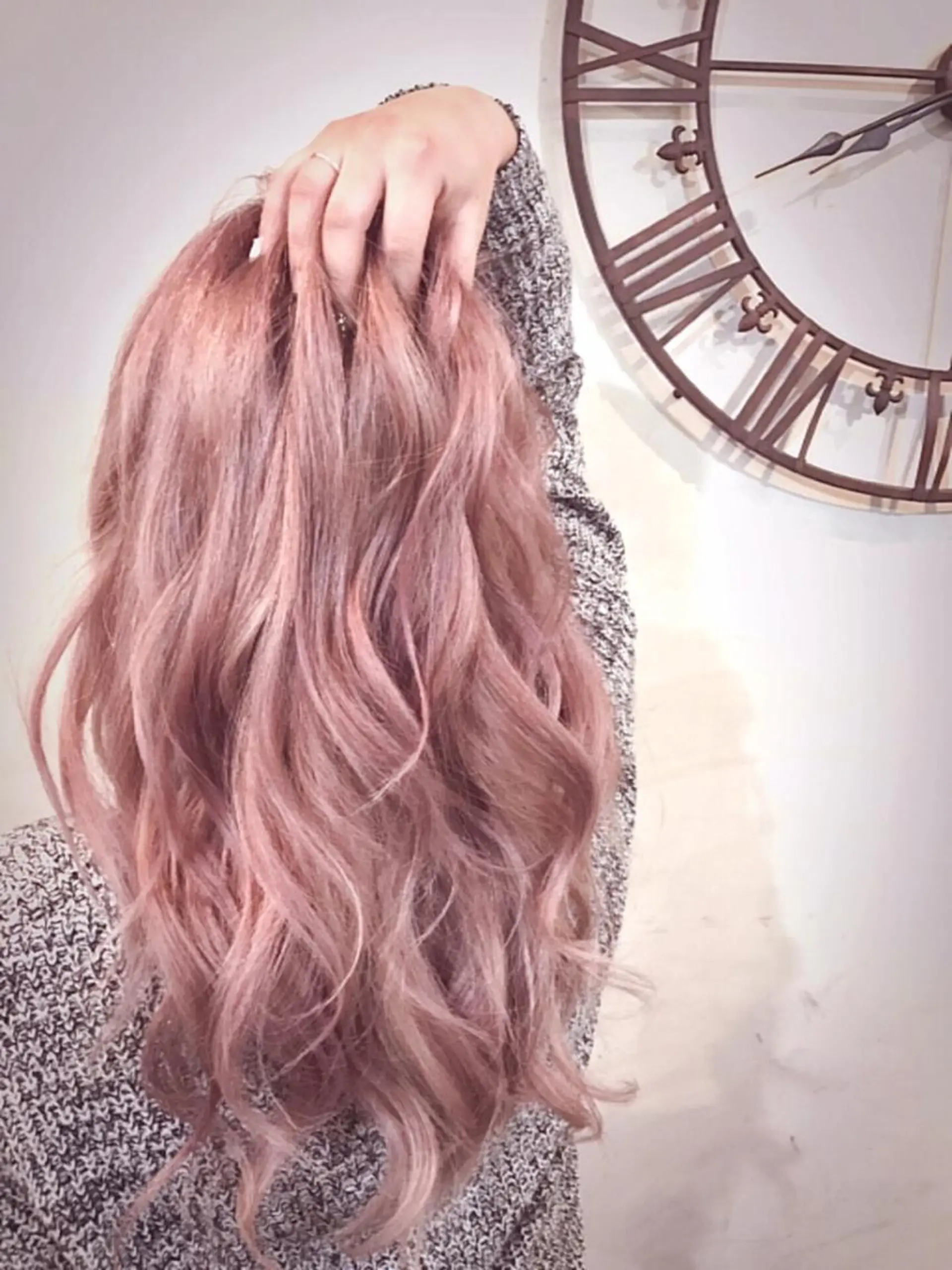 セミロング カラー ブリーチ ハイトーンカラー ピンクカラー Tsuyoki .のヘアスタイル