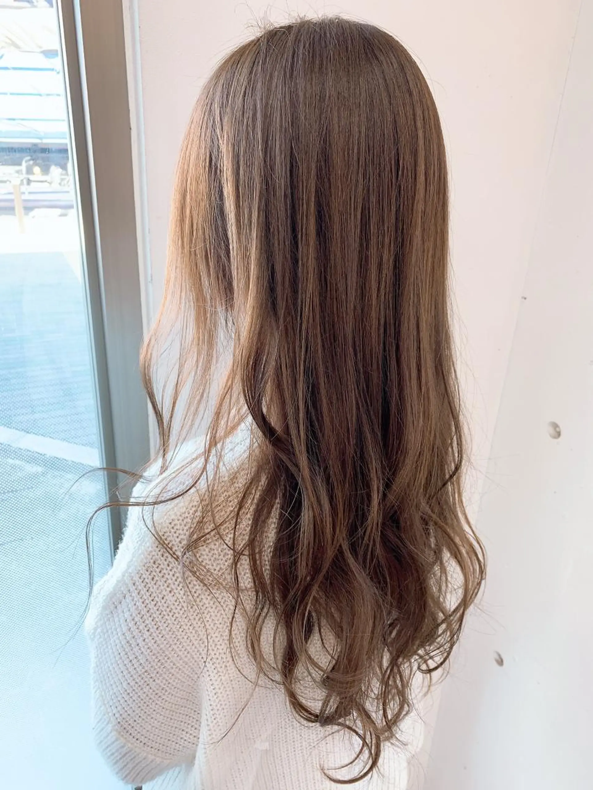 ロング カラー パーマ ヘアアレンジ 白髪ぼかしハイライト 柳川拓哉のヘアスタイル