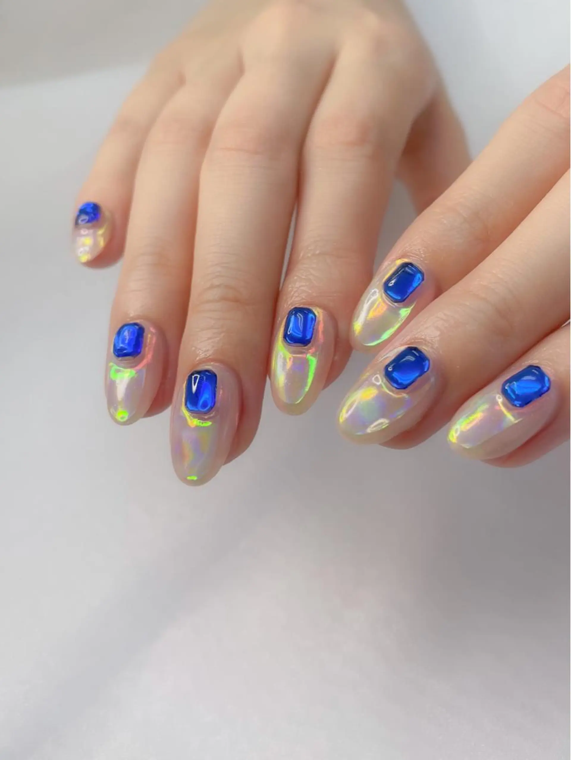 ネイル ストーンネイル Hisaka Mikiのネイルデザイン