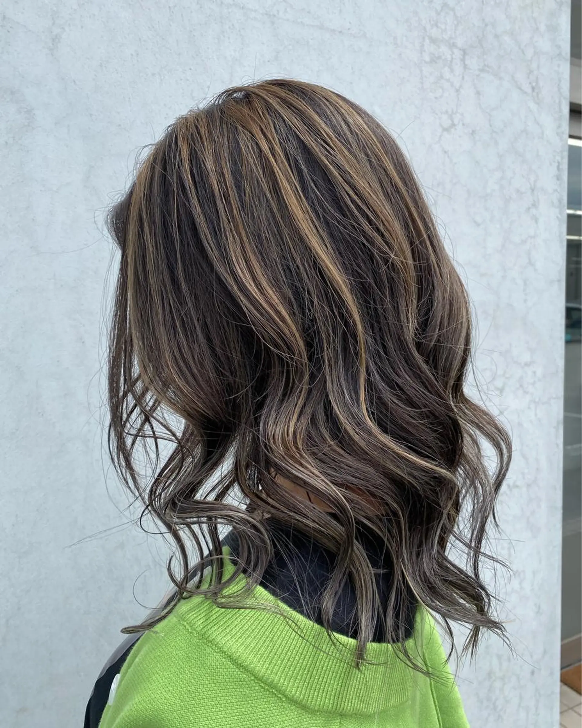 ミディアム カラー ハイライトカラー ハイライト 丸山 純奈のヘアスタイル