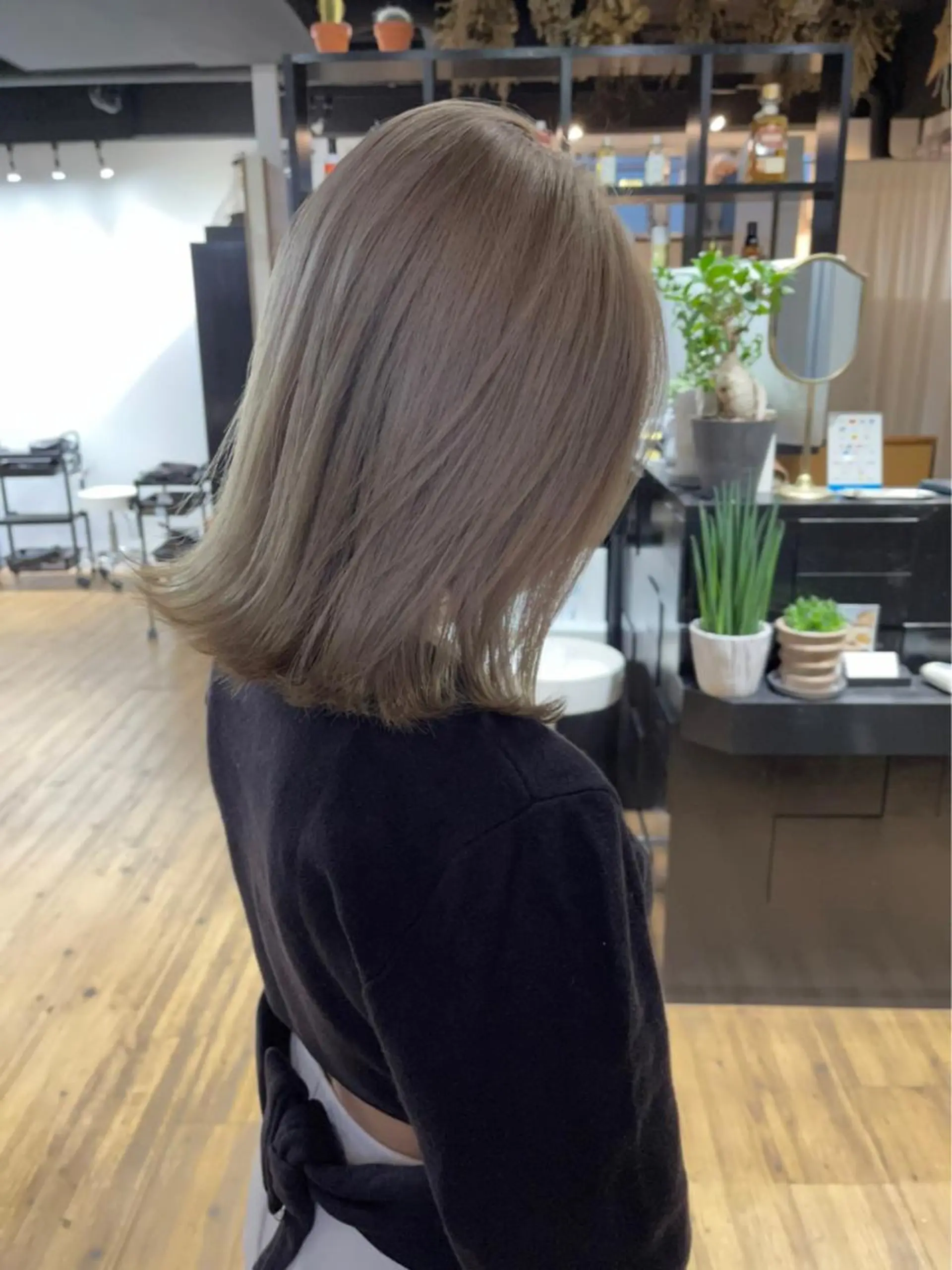 ミディアム カラー ブリーチ ケアブリーチ デザインカラー ダブルカラー イヤリングカラー ARCANAブリーチ レイヤーカット/原宿のヘアスタイル