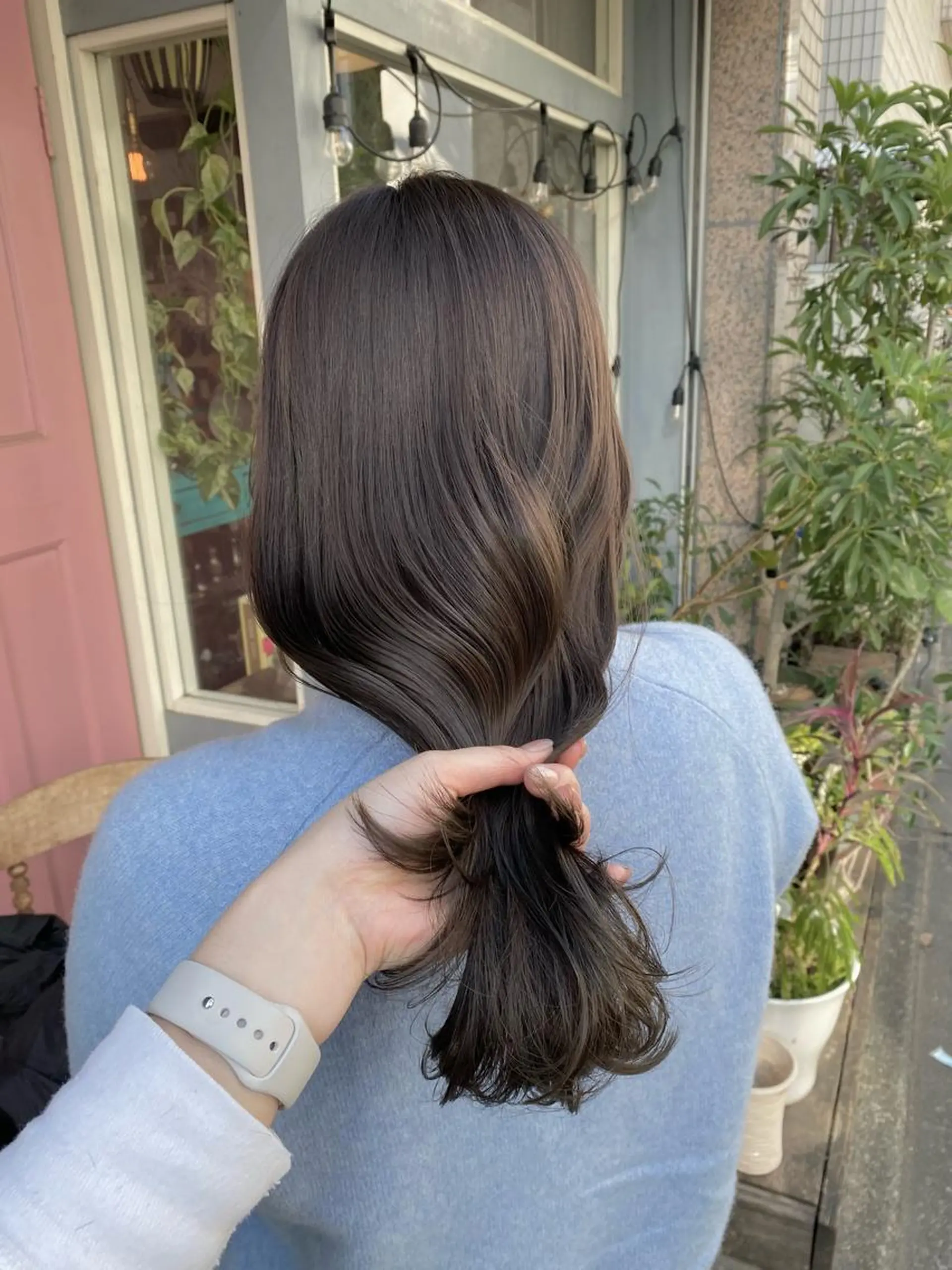 セミロング カラー 透明感カラー ヤスザトアヤノ ／レイヤー／オリーブのヘアスタイル